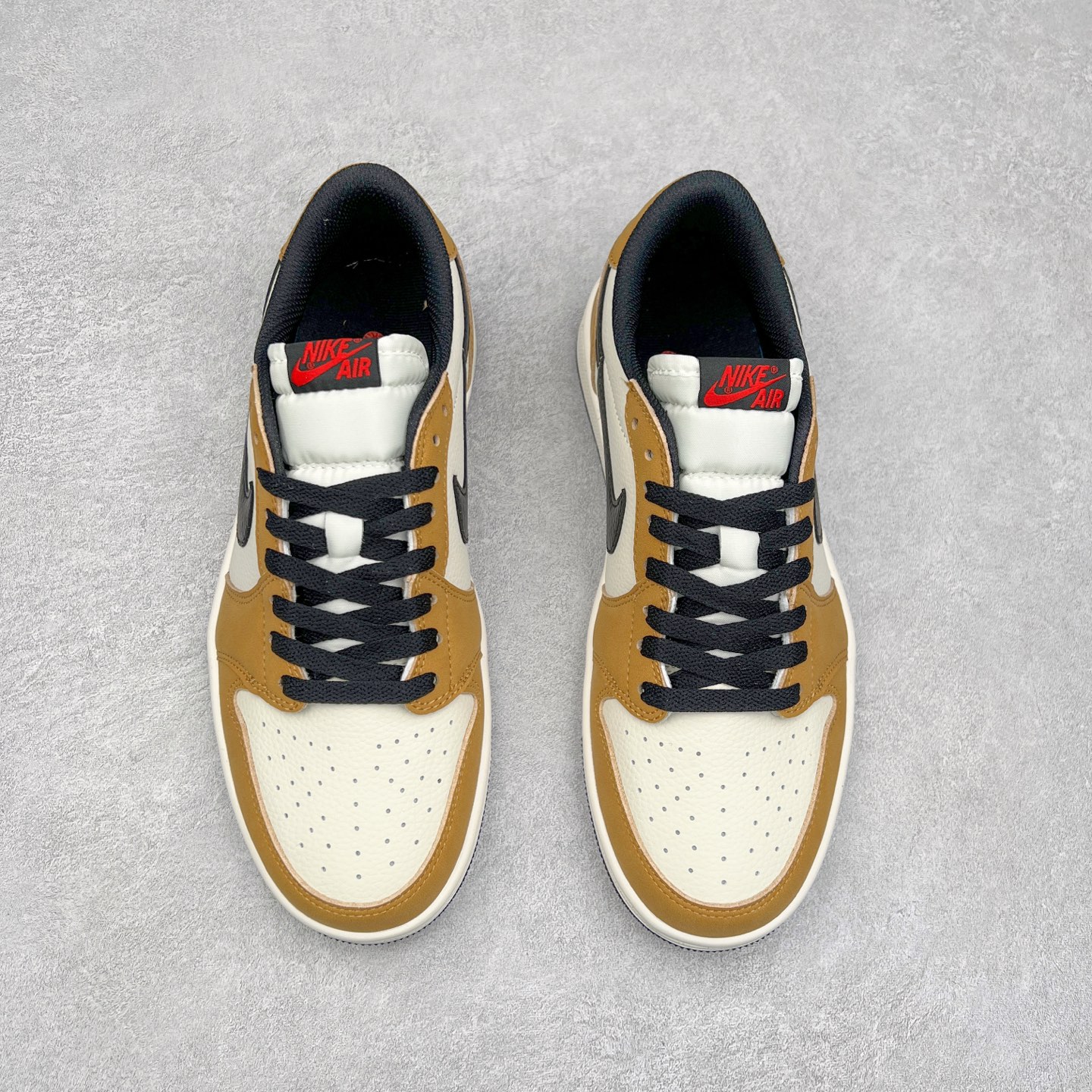 图片[2]-＃K版 Air Jordan AJ1 Low 低帮 棕白 CZ0790-107 全新流水线出品 DT版本唯一平替选择 市场第二梯队最强版 全部原鞋开发 原楦原纸板开发 全鞋电脑针车 原厂内置全掌气垫 原盒内在原标 唯一Zp原版鞋带绑法 免检产品 全新2022版型 全头层皮料 完美零毛边处理 原厂配置全掌气垫 价格定位良心 几十个配色陆续出货 尺码：36 36.5 37.5 38 38.5 39 40 40.5 41 42 42.5 43 44 44.5 45 46 47.5-选品中心