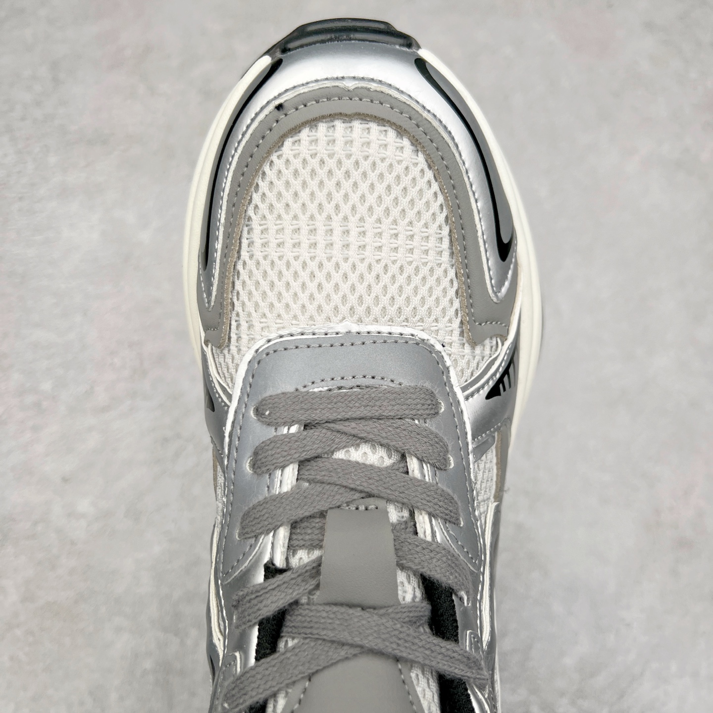 图片[4]-GG-CC Chunky Low安哥拉红镶钻休闲运动厚底增高老爹鞋 广东大厂出品 完美细节 25ss早春新款厚底增高 大长腿 时髦look轻松定格 不费力展现率性氛围 高档银盒 酷帅机能风不规则设计大底 银红色拼色造型设计 轻便舒适百搭 GGCC厚底增高简直就是小个子的快乐!不管怎么搭都好看~ 尺码：35 36 37 38 39 40-选品中心