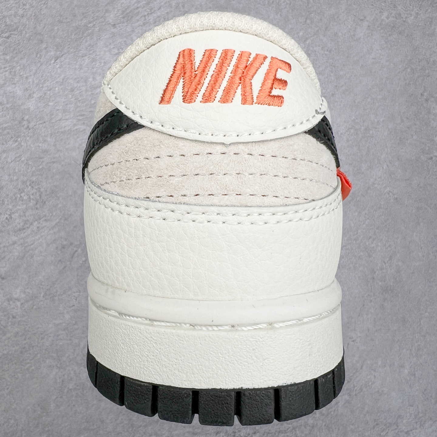 图片[8]-NK Dunk Low 定制配色 DJ2024-113 大厂出品 极力推荐 原装头层材料 独家版型蒸餾加工帶來的是更好的视觉和脚感体验大厂纯原品质出货 清洁度 电绣工艺 皮料切割干净无任何毛边 细节完美 尺码：36 36.5 37.5 38 38.5 39 40 40.5 41 42 42.5 43 44 44.5 45-选品中心