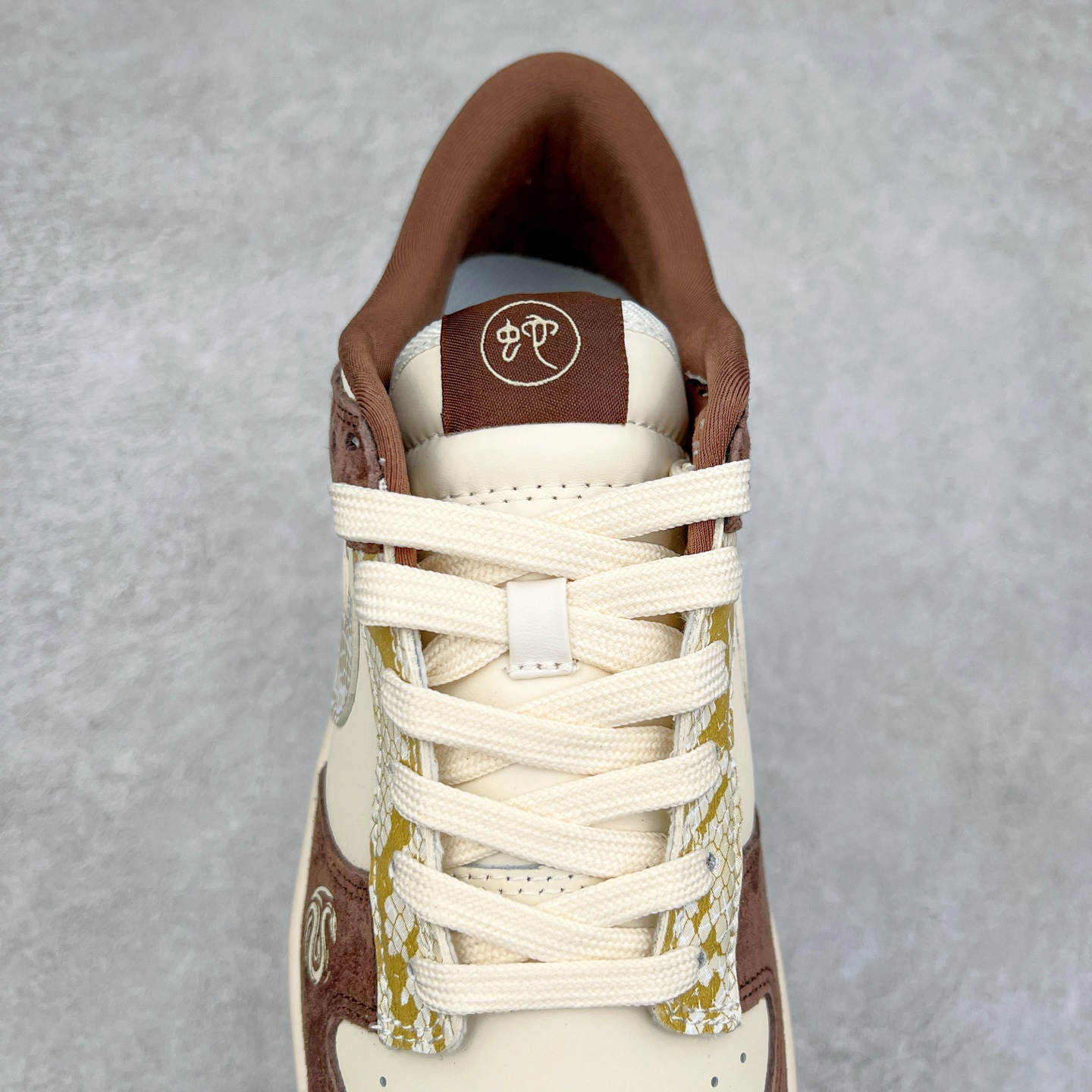 图片[5]-NK Dunk Low 定制配色 CH8311-234 大厂出品 极力推荐 原装头层材料 独家版型蒸餾加工帶來的是更好的视觉和脚感体验大厂纯原品质出货 清洁度 电绣工艺 皮料切割干净无任何毛边 细节完美 尺码：36 36.5 37.5 38 38.5 39 40 40.5 41 42 42.5 43 44 44.5 45-选品中心