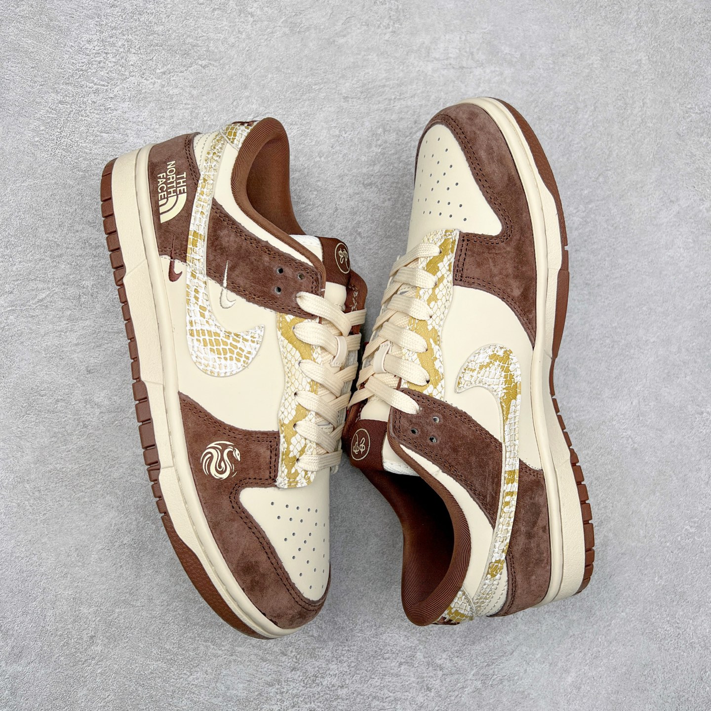 图片[3]-NK Dunk Low 定制配色 CH8311-234 大厂出品 极力推荐 原装头层材料 独家版型蒸餾加工帶來的是更好的视觉和脚感体验大厂纯原品质出货 清洁度 电绣工艺 皮料切割干净无任何毛边 细节完美 尺码：36 36.5 37.5 38 38.5 39 40 40.5 41 42 42.5 43 44 44.5 45-选品中心