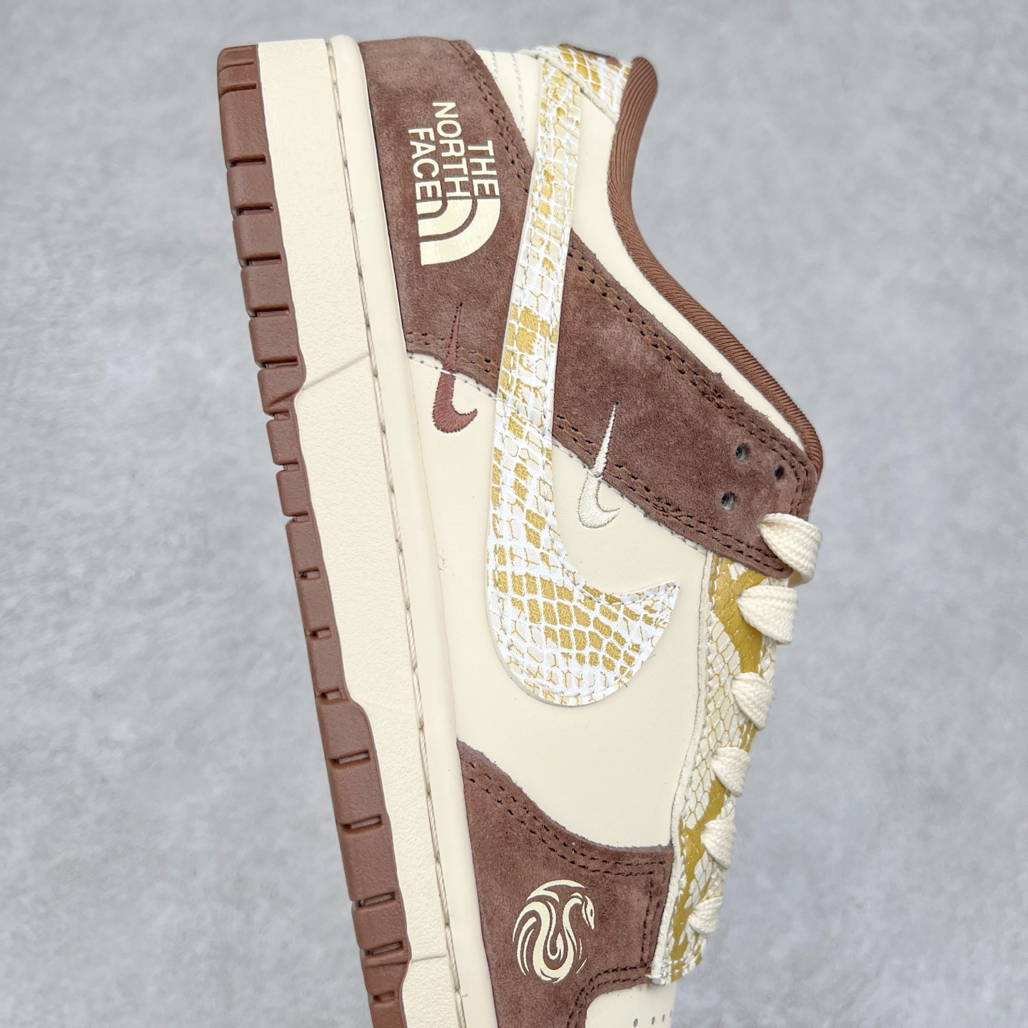 图片[6]-NK Dunk Low 定制配色 CH8311-234 大厂出品 极力推荐 原装头层材料 独家版型蒸餾加工帶來的是更好的视觉和脚感体验大厂纯原品质出货 清洁度 电绣工艺 皮料切割干净无任何毛边 细节完美 尺码：36 36.5 37.5 38 38.5 39 40 40.5 41 42 42.5 43 44 44.5 45-选品中心