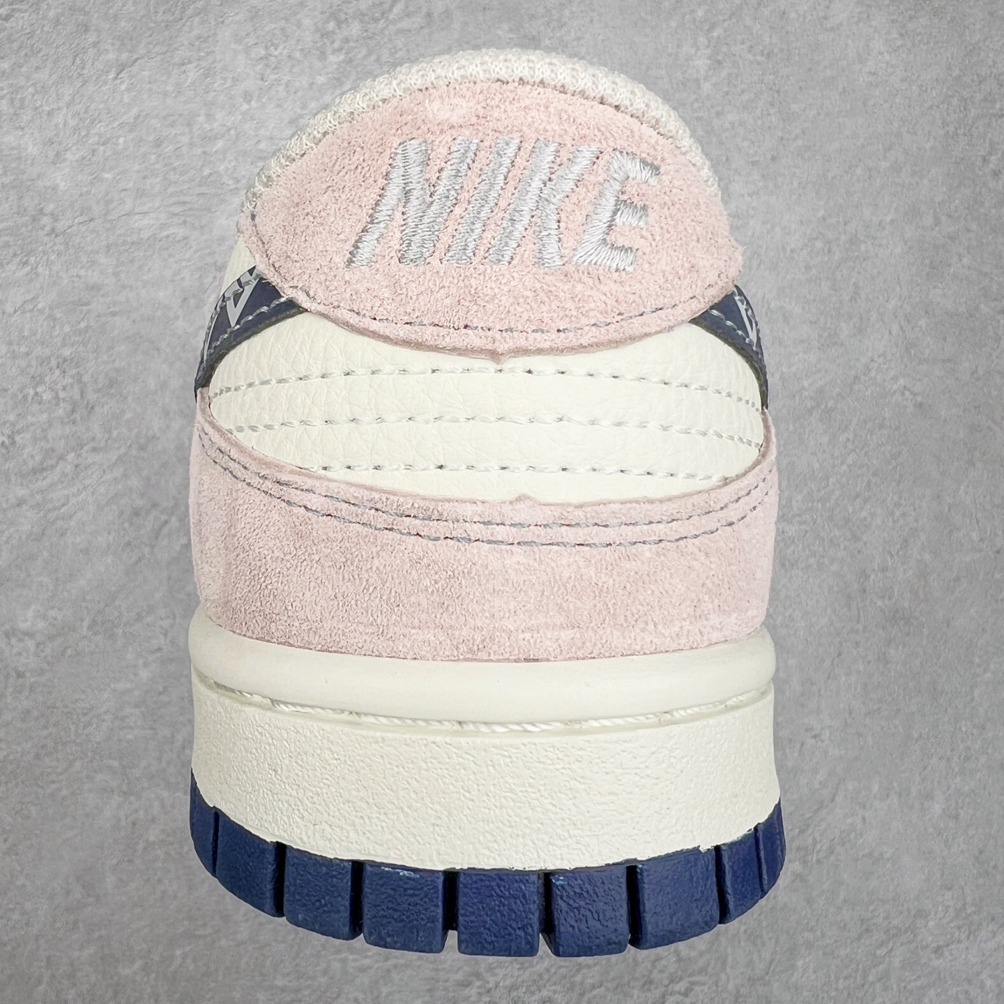 图片[8]-NK Dunk Low 定制配色 DJ2024-132 大厂出品 极力推荐 原装头层材料 独家版型蒸餾加工帶來的是更好的视觉和脚感体验大厂纯原品质出货 清洁度 电绣工艺 皮料切割干净无任何毛边 细节完美 尺码：36 36.5 37.5 38 38.5 39 40 40.5 41 42 42.5 43 44 44.5 45-选品中心