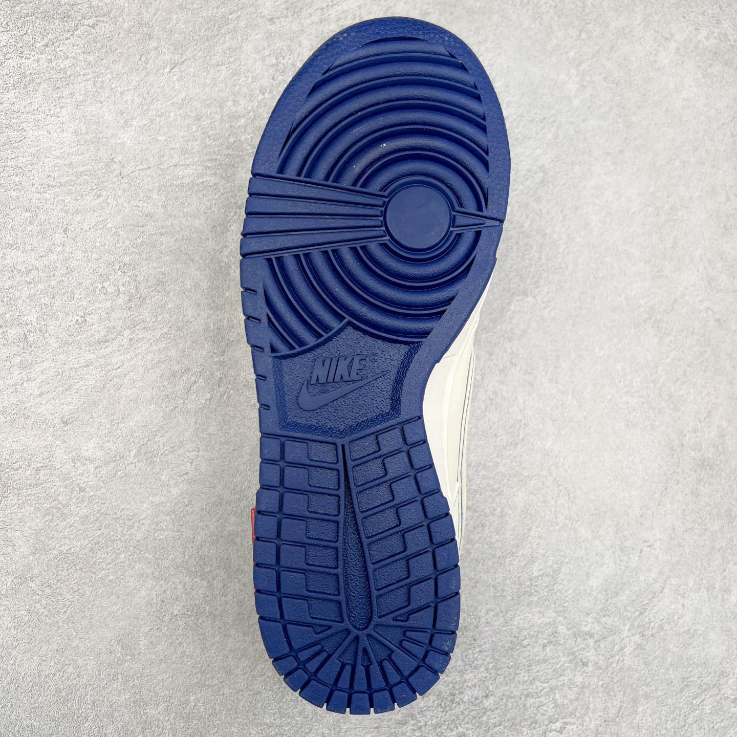 图片[9]-NK Dunk Low 定制配色 DJ2024-013 大厂出品 极力推荐 原装头层材料 独家版型蒸餾加工帶來的是更好的视觉和脚感体验大厂纯原品质出货 清洁度 电绣工艺 皮料切割干净无任何毛边 细节完美 尺码：36 36.5 37.5 38 38.5 39 40 40.5 41 42 42.5 43 44 44.5 45-选品中心