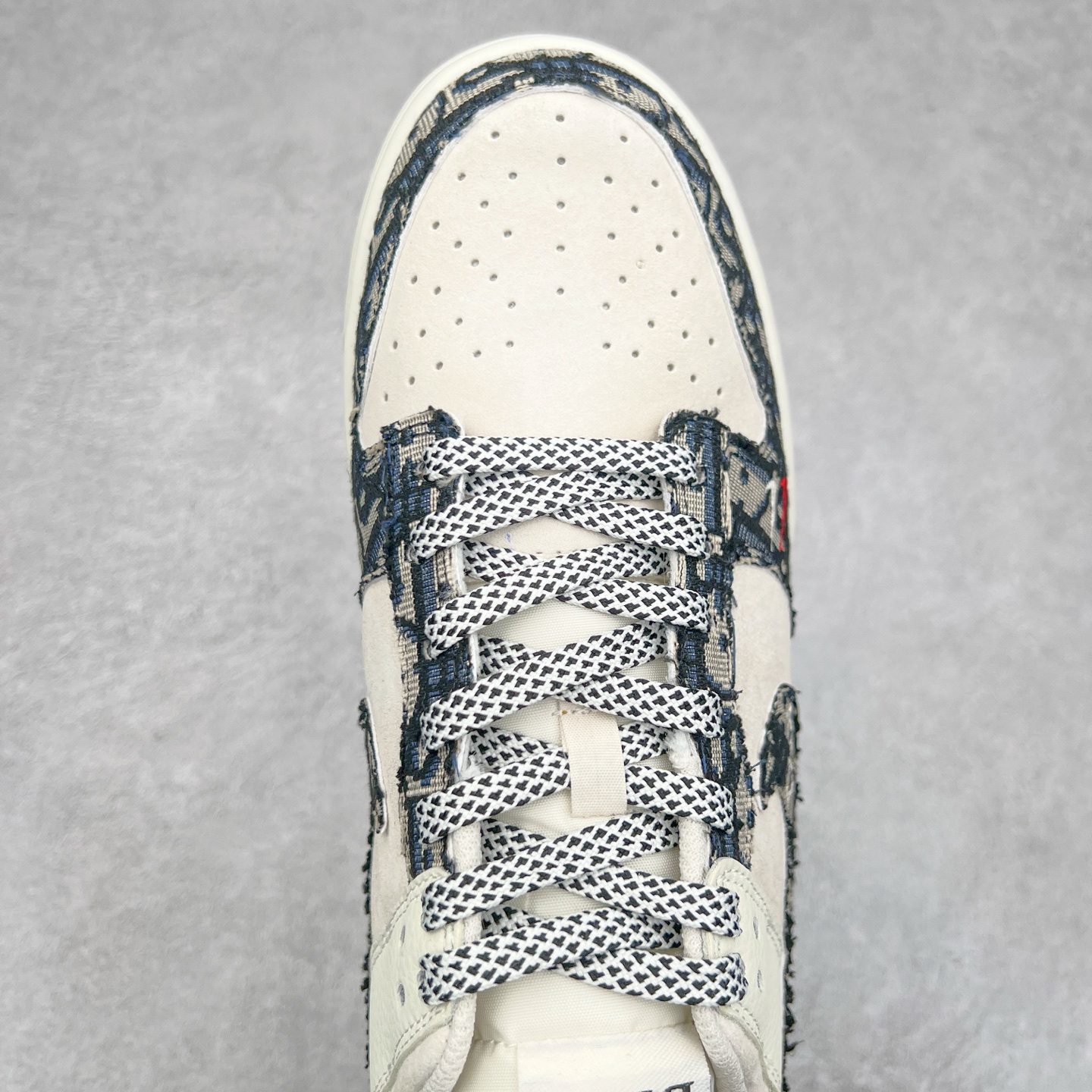 图片[4]-NK Dunk Low 定制配色 DJ2024-131 大厂出品 极力推荐 原装头层材料 独家版型蒸餾加工帶來的是更好的视觉和脚感体验大厂纯原品质出货 清洁度 电绣工艺 皮料切割干净无任何毛边 细节完美 尺码：36 36.5 37.5 38 38.5 39 40 40.5 41 42 42.5 43 44 44.5 45-选品中心