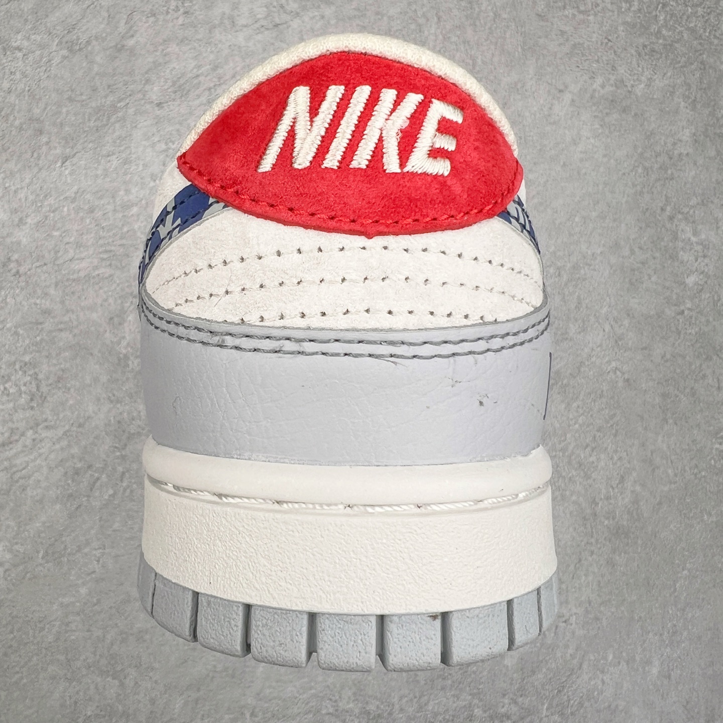 图片[8]-NK Dunk Low 定制配色 DJ2024-126 大厂出品 极力推荐 原装头层材料 独家版型蒸餾加工帶來的是更好的视觉和脚感体验大厂纯原品质出货 清洁度 电绣工艺 皮料切割干净无任何毛边 细节完美 尺码：36 36.5 37.5 38 38.5 39 40 40.5 41 42 42.5 43 44 44.5 45-选品中心