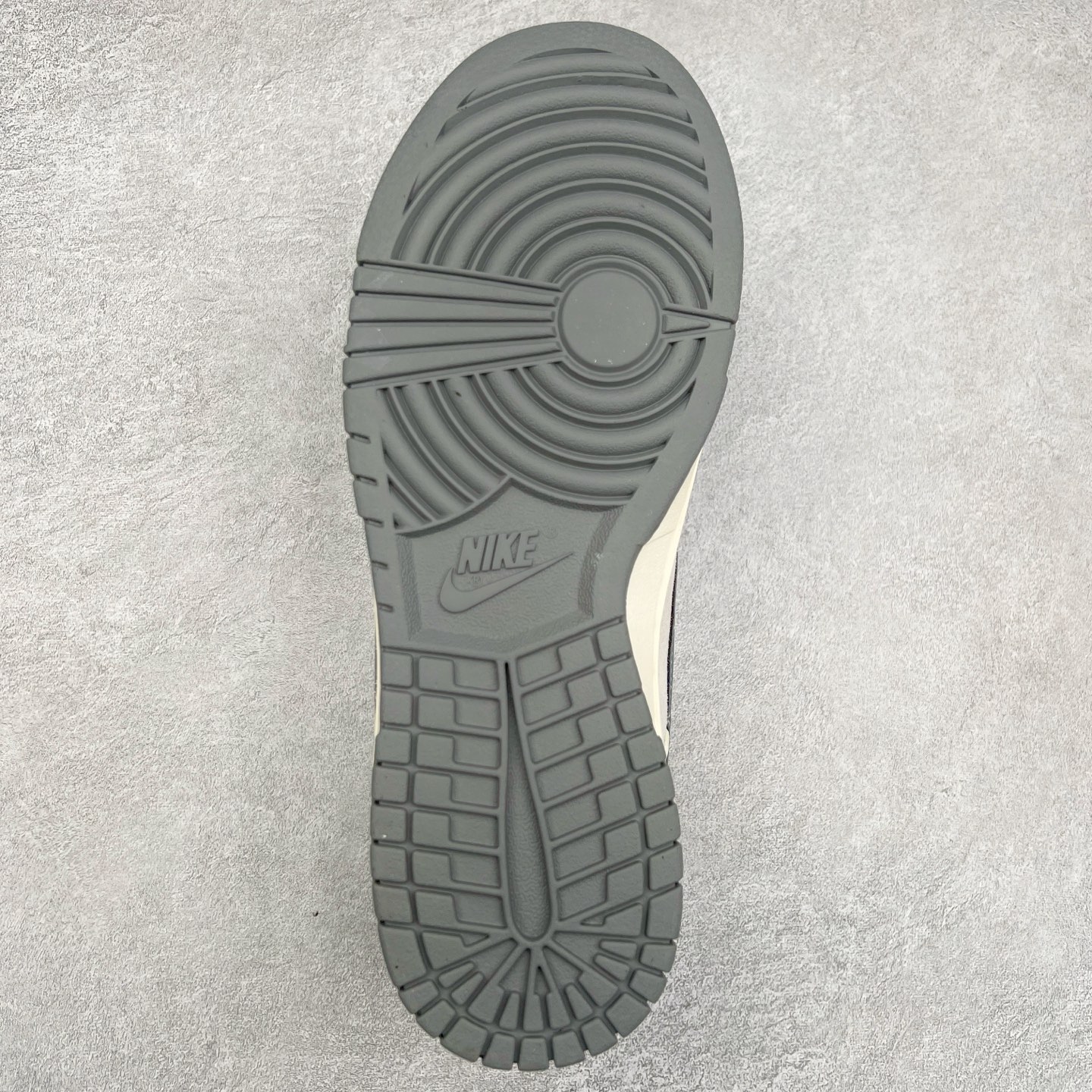 图片[9]-NK Dunk Low 定制配色 FC1688-205 大厂出品 极力推荐 原装头层材料 独家版型蒸餾加工帶來的是更好的视觉和脚感体验大厂纯原品质出货 清洁度 电绣工艺 皮料切割干净无任何毛边 细节完美 尺码：36 36.5 37.5 38 38.5 39 40 40.5 41 42 42.5 43 44 44.5 45-选品中心