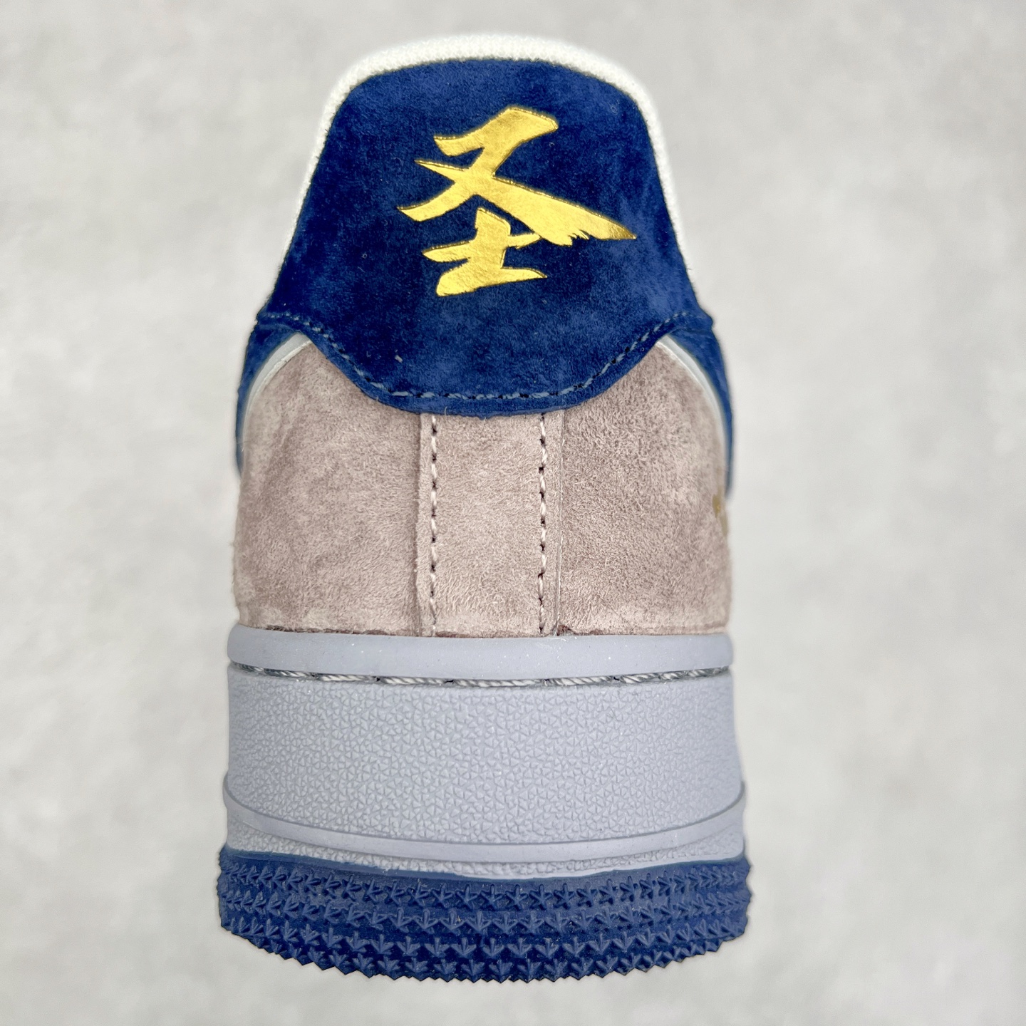 图片[8]-NK Air Force 1´07 Low 空军一号低帮百搭休闲运动板鞋 DM1688-802 柔软、弹性十足的缓震性能和出色的中底设计 横跨复古与现代的外型结合 造就出风靡全球 三十多年的Force 1 直到今天还深受青睐 尺码：36 36.5 37.5 38 38.5 39 40 40.5 41 42 42.5 43 44 44.5 45-选品中心