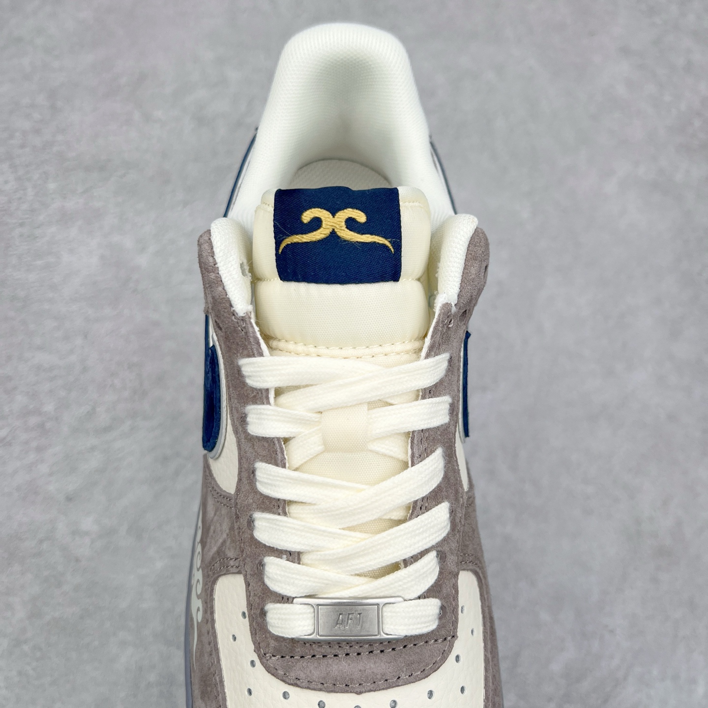 图片[5]-NK Air Force 1´07 Low 空军一号低帮百搭休闲运动板鞋 DM1688-802 柔软、弹性十足的缓震性能和出色的中底设计 横跨复古与现代的外型结合 造就出风靡全球 三十多年的Force 1 直到今天还深受青睐 尺码：36 36.5 37.5 38 38.5 39 40 40.5 41 42 42.5 43 44 44.5 45-选品中心