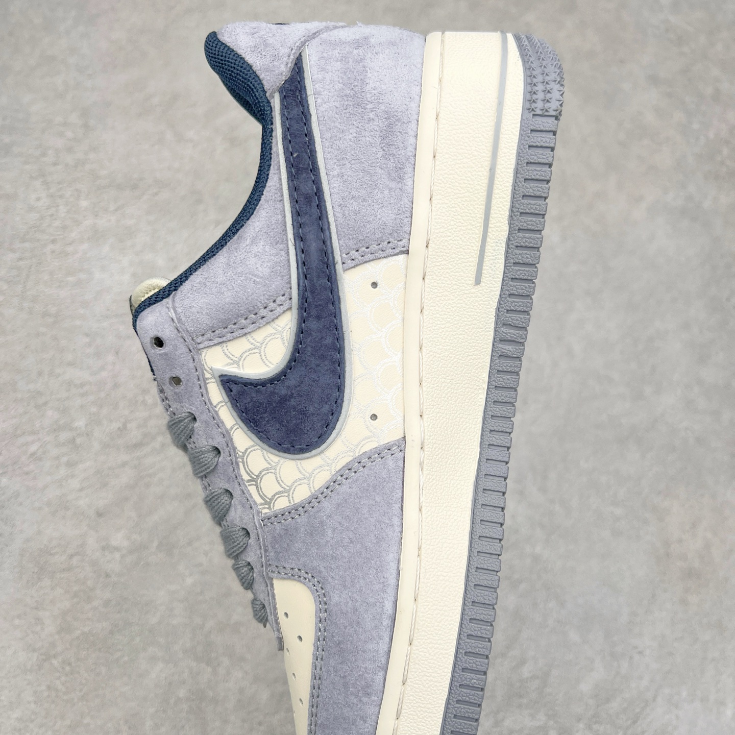 图片[7]-NK Air Force 1´07 Low 空军一号低帮百搭休闲运动板鞋 DM1688-806 柔软、弹性十足的缓震性能和出色的中底设计 横跨复古与现代的外型结合 造就出风靡全球 三十多年的Force 1 直到今天还深受青睐 尺码：36 36.5 37.5 38 38.5 39 40 40.5 41 42 42.5 43 44 44.5 45-选品中心