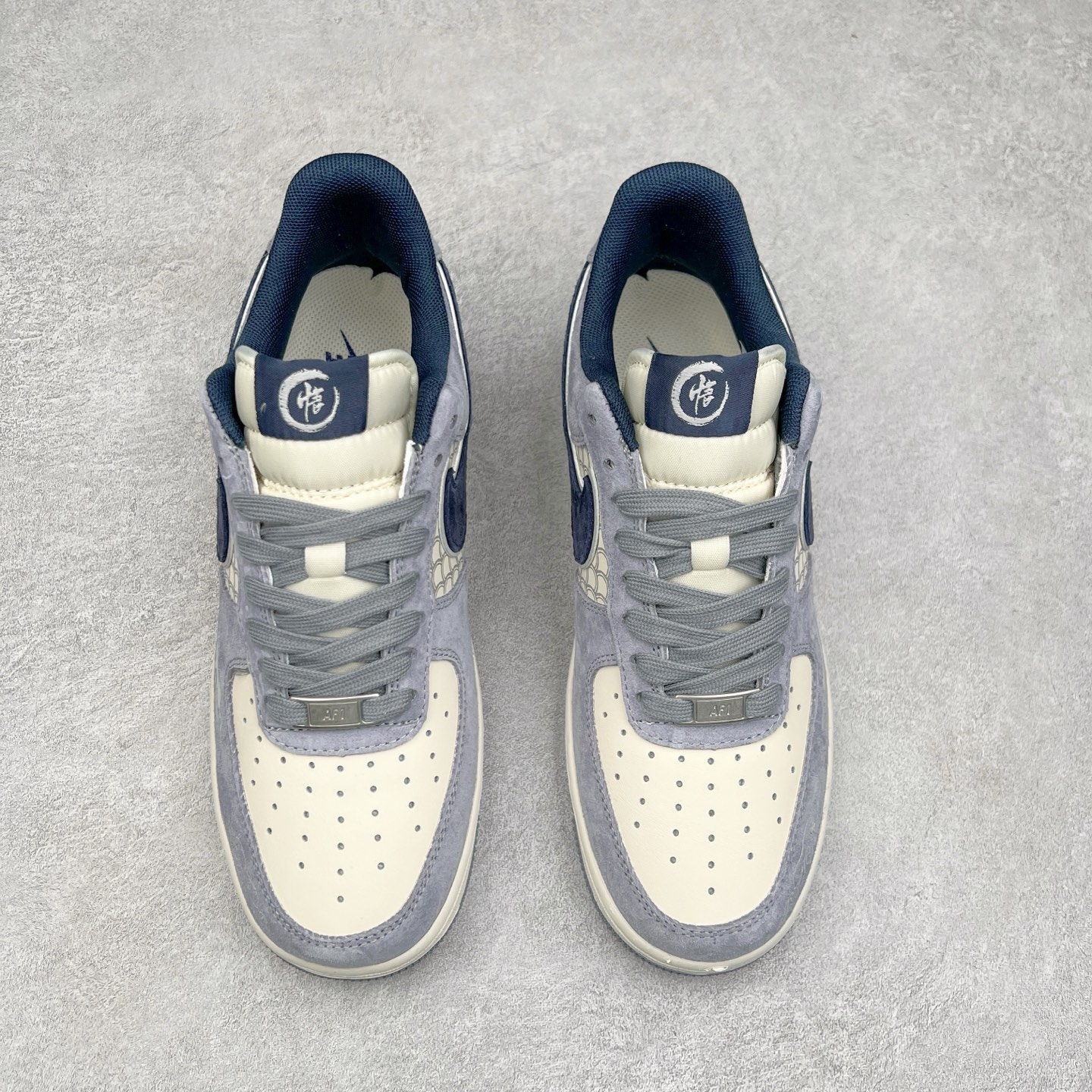 图片[2]-NK Air Force 1´07 Low 空军一号低帮百搭休闲运动板鞋 DM1688-806 柔软、弹性十足的缓震性能和出色的中底设计 横跨复古与现代的外型结合 造就出风靡全球 三十多年的Force 1 直到今天还深受青睐 尺码：36 36.5 37.5 38 38.5 39 40 40.5 41 42 42.5 43 44 44.5 45-选品中心