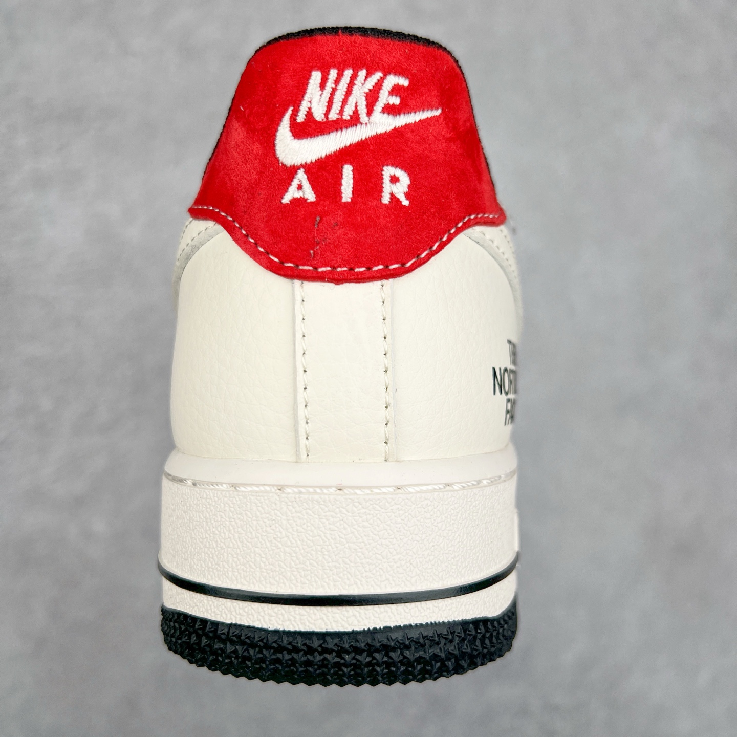 图片[8]-NK Air Force 1´07 Low 空军一号低帮百搭休闲运动板鞋 DM6688-028 柔软、弹性十足的缓震性能和出色的中底设计 横跨复古与现代的外型结合 造就出风靡全球 三十多年的Force 1 直到今天还深受青睐 尺码：36 36.5 37.5 38 38.5 39 40 40.5 41 42 42.5 43 44 44.5 45-选品中心