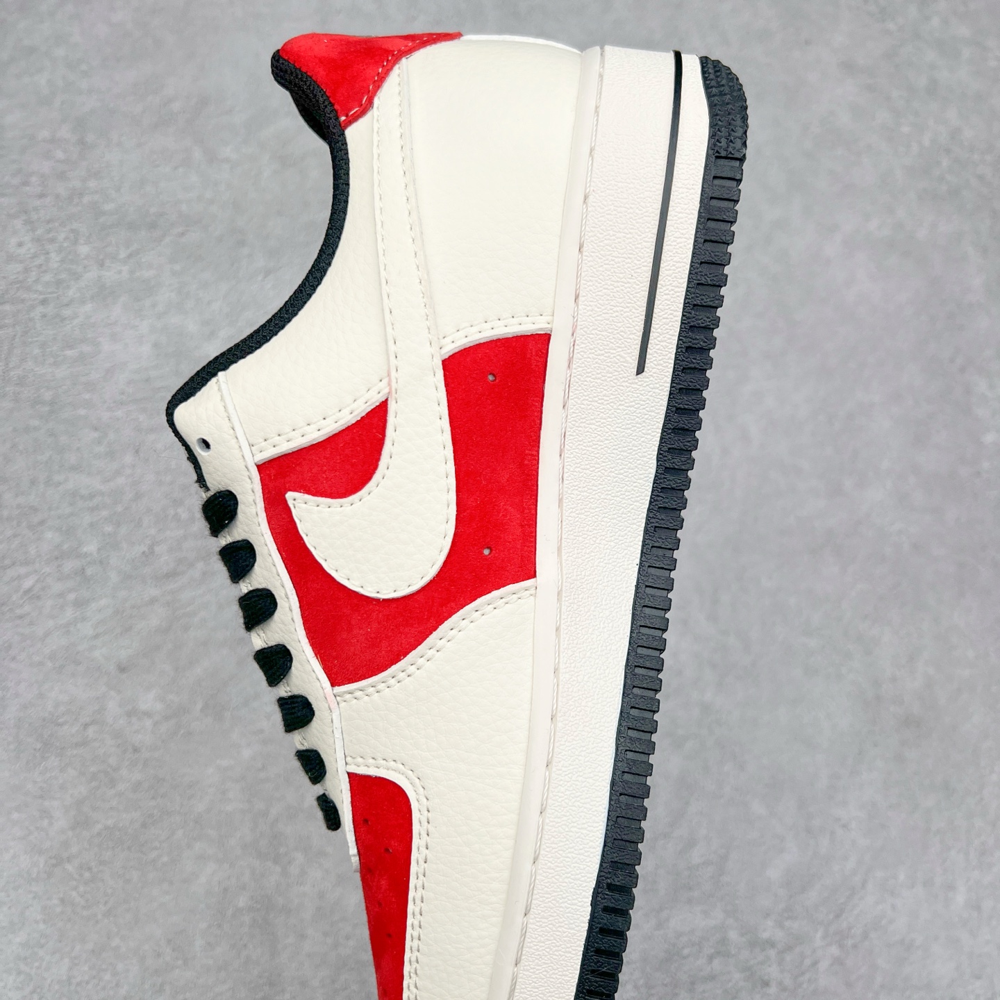 图片[7]-NK Air Force 1´07 Low 空军一号低帮百搭休闲运动板鞋 DM6688-028 柔软、弹性十足的缓震性能和出色的中底设计 横跨复古与现代的外型结合 造就出风靡全球 三十多年的Force 1 直到今天还深受青睐 尺码：36 36.5 37.5 38 38.5 39 40 40.5 41 42 42.5 43 44 44.5 45-选品中心