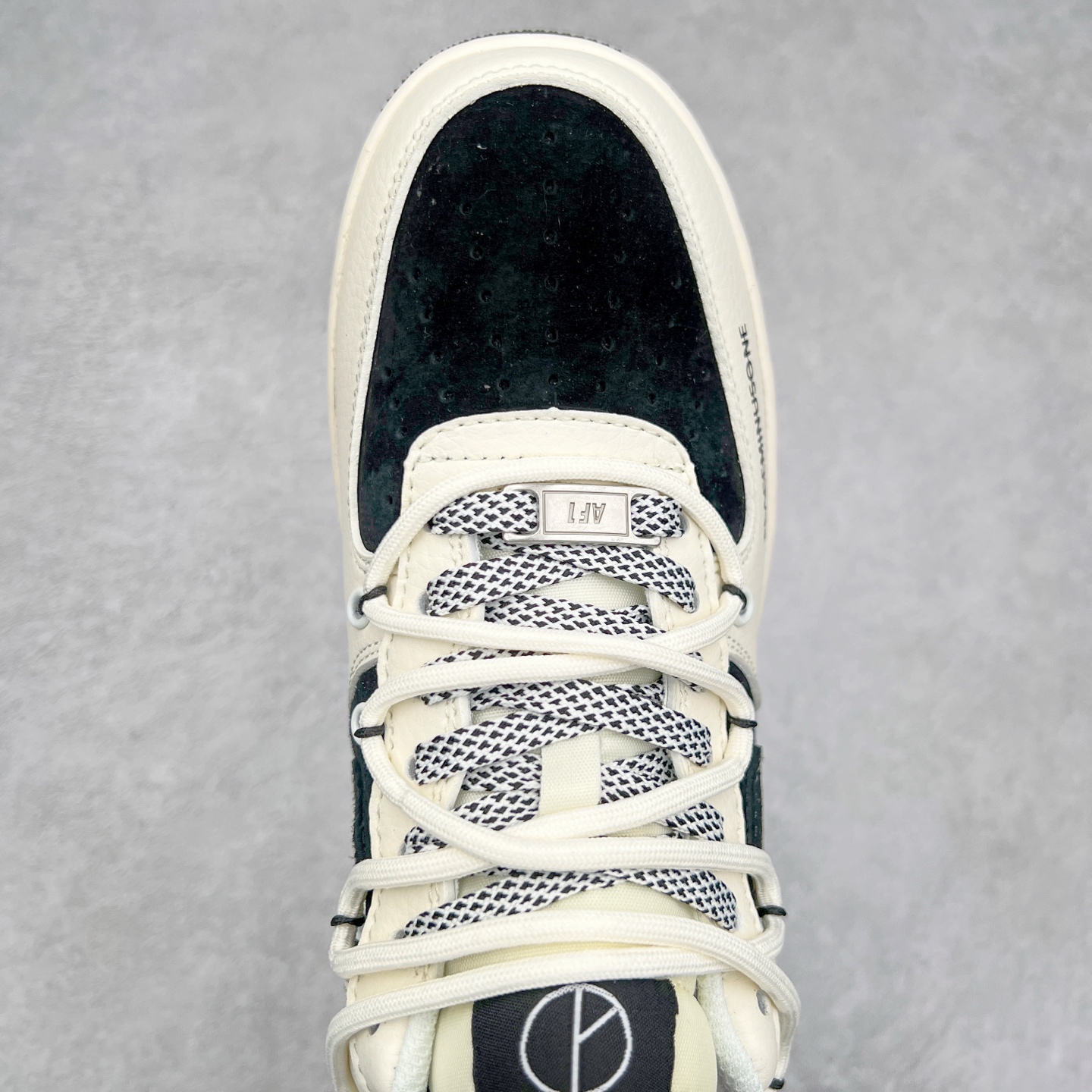 图片[4]-NK Air Force 1´07 Low 空军一号低帮百搭休闲运动板鞋 DM6688-011 柔软、弹性十足的缓震性能和出色的中底设计 横跨复古与现代的外型结合 造就出风靡全球 三十多年的Force 1 直到今天还深受青睐 尺码：36 36.5 37.5 38 38.5 39 40 40.5 41 42 42.5 43 44 44.5 45-选品中心