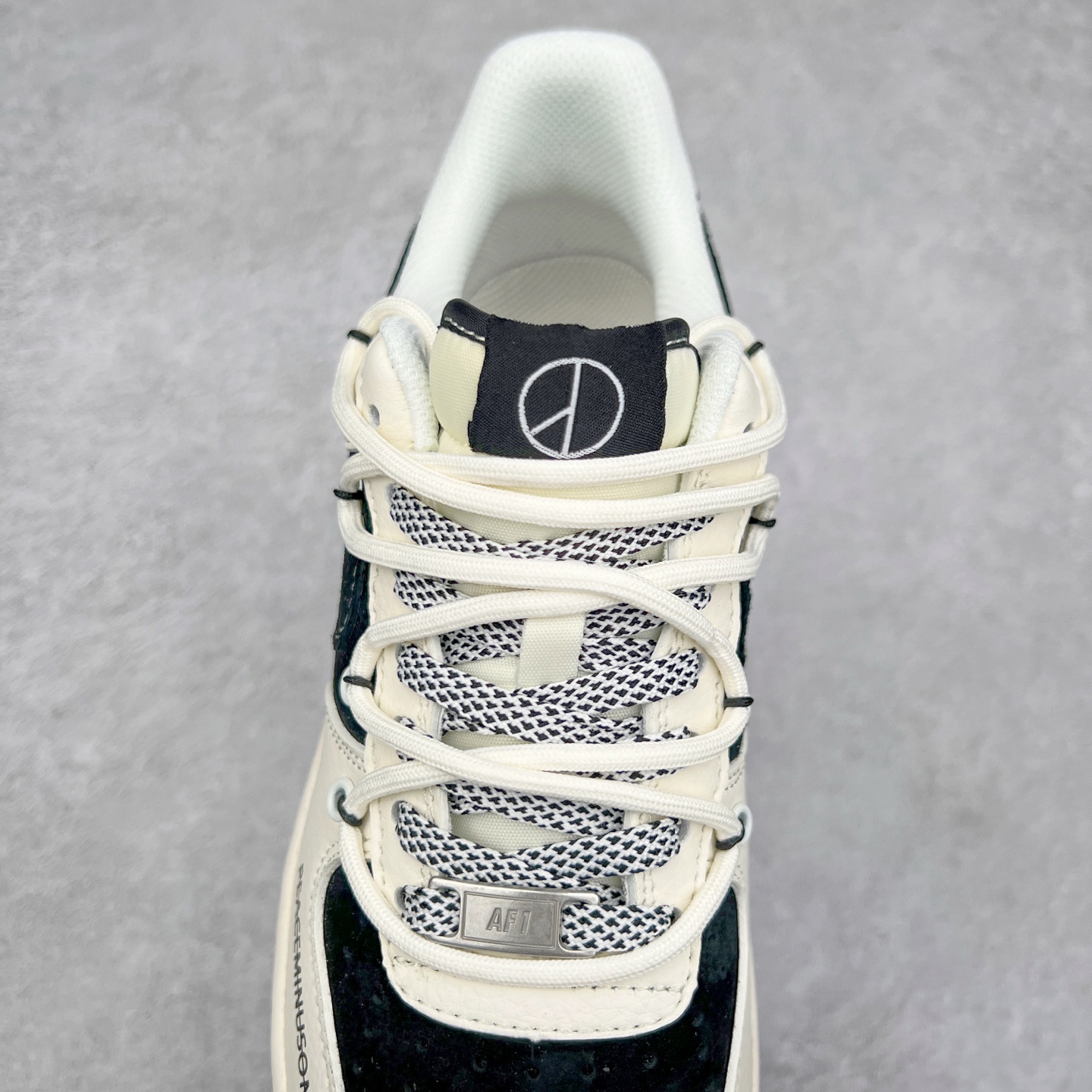 图片[5]-NK Air Force 1´07 Low 空军一号低帮百搭休闲运动板鞋 DM6688-011 柔软、弹性十足的缓震性能和出色的中底设计 横跨复古与现代的外型结合 造就出风靡全球 三十多年的Force 1 直到今天还深受青睐 尺码：36 36.5 37.5 38 38.5 39 40 40.5 41 42 42.5 43 44 44.5 45-选品中心