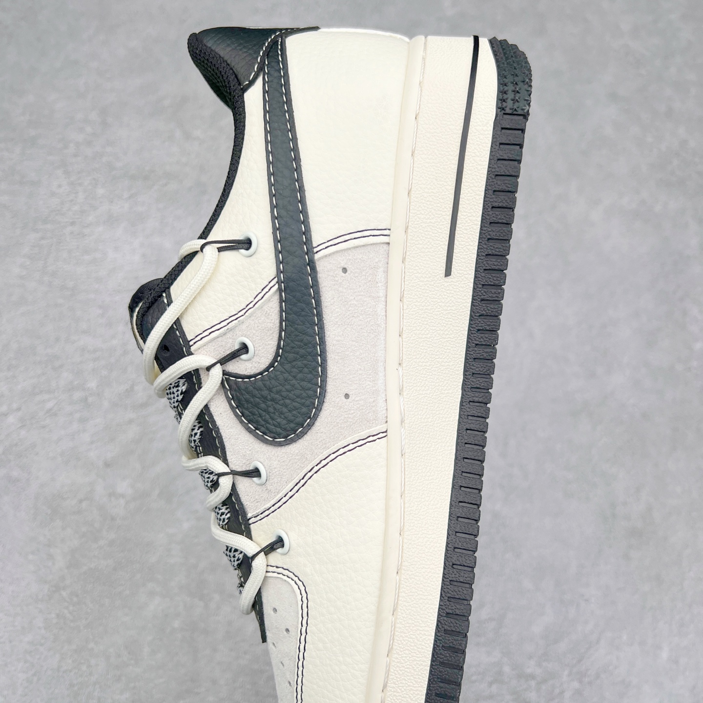 图片[7]-NK Air Force 1´07 Low 空军一号低帮百搭休闲运动板鞋 DM6688-012 柔软、弹性十足的缓震性能和出色的中底设计 横跨复古与现代的外型结合 造就出风靡全球 三十多年的Force 1 直到今天还深受青睐 尺码：36 36.5 37.5 38 38.5 39 40 40.5 41 42 42.5 43 44 44.5 45-选品中心