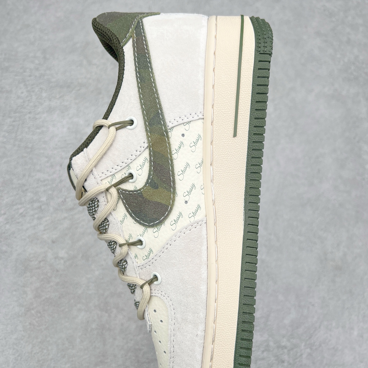 图片[7]-NK Air Force 1´07 Low 空军一号低帮百搭休闲运动板鞋 DM6688-014 柔软、弹性十足的缓震性能和出色的中底设计 横跨复古与现代的外型结合 造就出风靡全球 三十多年的Force 1 直到今天还深受青睐 尺码：36 36.5 37.5 38 38.5 39 40 40.5 41 42 42.5 43 44 44.5 45-选品中心