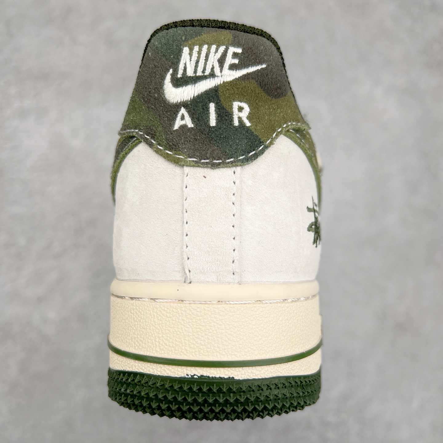 图片[8]-NK Air Force 1´07 Low 空军一号低帮百搭休闲运动板鞋 DM6688-014 柔软、弹性十足的缓震性能和出色的中底设计 横跨复古与现代的外型结合 造就出风靡全球 三十多年的Force 1 直到今天还深受青睐 尺码：36 36.5 37.5 38 38.5 39 40 40.5 41 42 42.5 43 44 44.5 45-选品中心