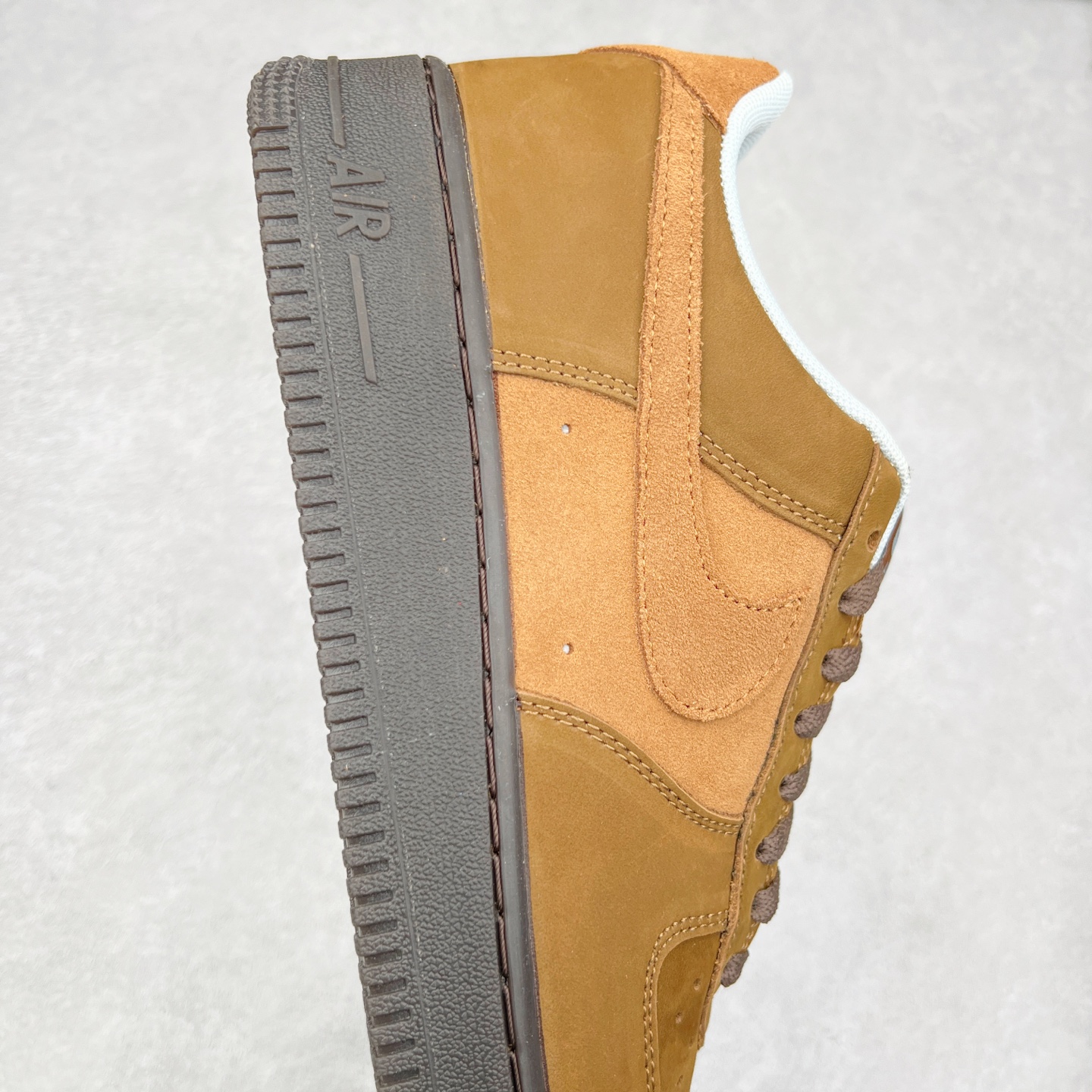 图片[6]-NK Air Force 1´07 Low 空军一号低帮百搭休闲运动板鞋 IB4617-222 柔软、弹性十足的缓震性能和出色的中底设计 横跨复古与现代的外型结合 造就出风靡全球 三十多年的Force 1 直到今天还深受青睐 尺码：36 36.5 37.5 38 38.5 39 40 40.5 41 42 42.5 43 44 44.5 45-选品中心