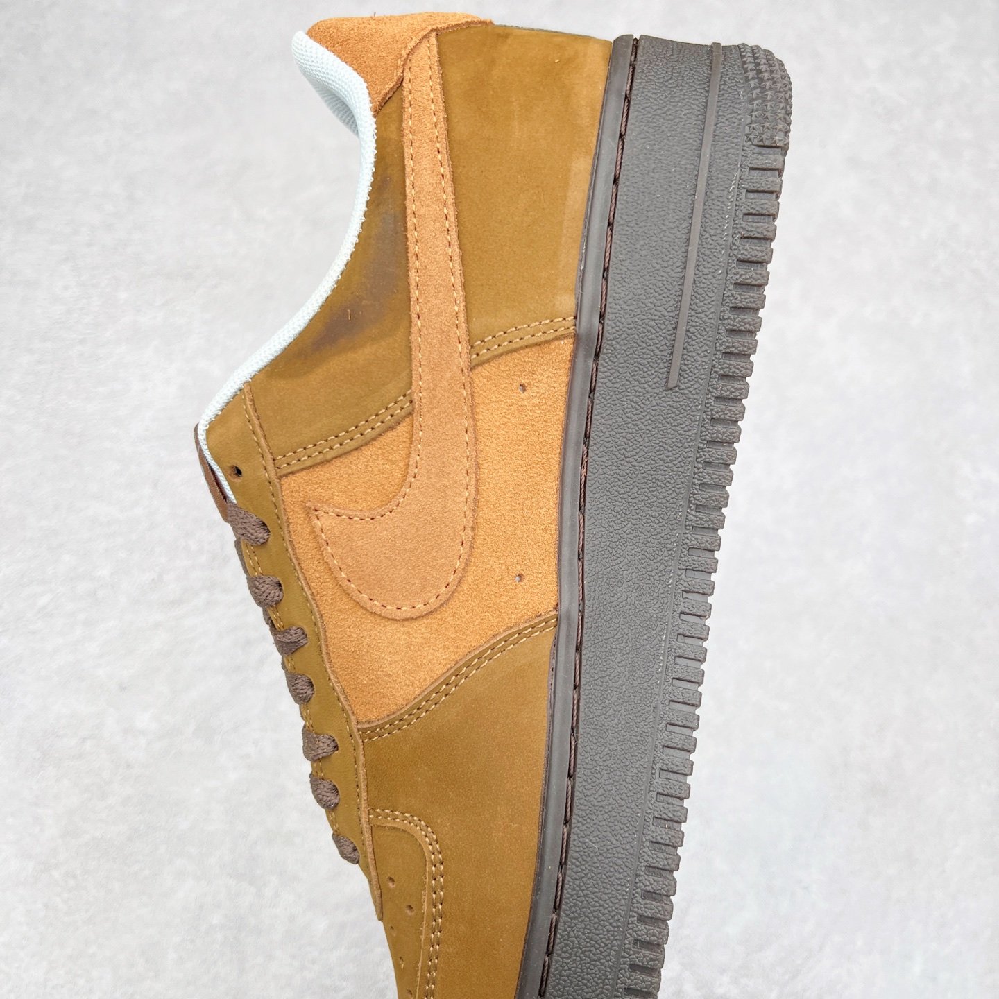 图片[7]-NK Air Force 1´07 Low 空军一号低帮百搭休闲运动板鞋 IB4617-222 柔软、弹性十足的缓震性能和出色的中底设计 横跨复古与现代的外型结合 造就出风靡全球 三十多年的Force 1 直到今天还深受青睐 尺码：36 36.5 37.5 38 38.5 39 40 40.5 41 42 42.5 43 44 44.5 45-选品中心