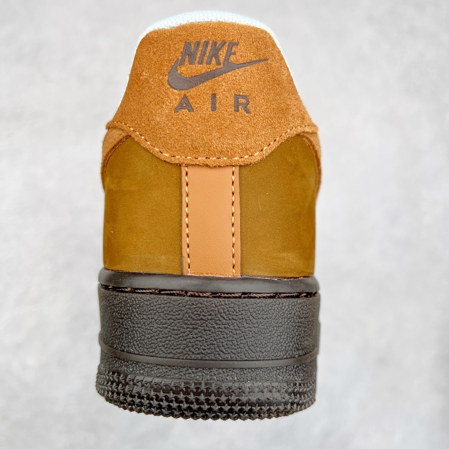 图片[8]-NK Air Force 1´07 Low 空军一号低帮百搭休闲运动板鞋 IB4617-222 柔软、弹性十足的缓震性能和出色的中底设计 横跨复古与现代的外型结合 造就出风靡全球 三十多年的Force 1 直到今天还深受青睐 尺码：36 36.5 37.5 38 38.5 39 40 40.5 41 42 42.5 43 44 44.5 45-选品中心