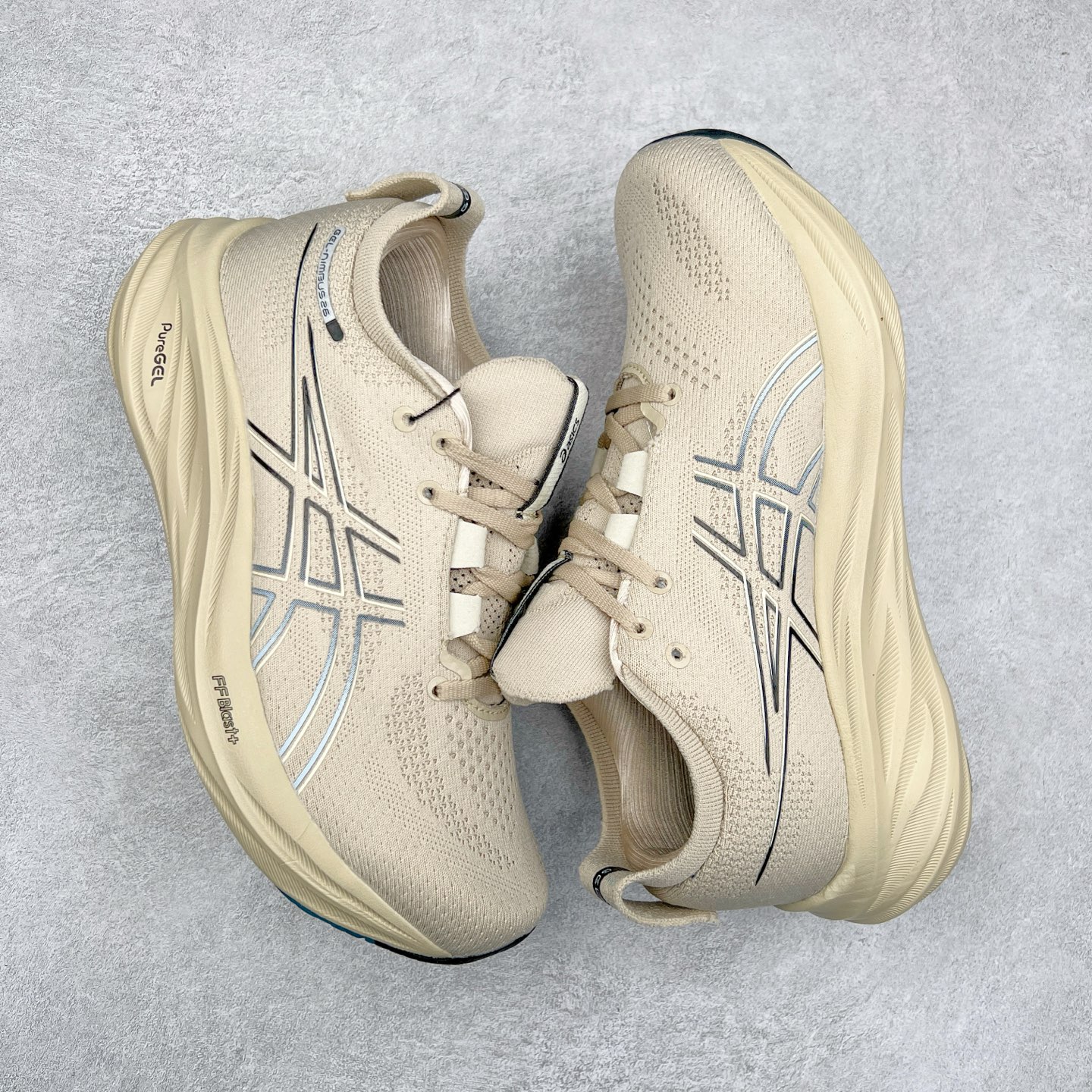 图片[3]-Asics GEL-Nimbus 26 亚瑟士缓震跑鞋 近年复古风潮的势头很旺 ASICS一直坚信保持身体的健康与活力是打造健康快乐的生活方式的最佳途径 ASICS为复古鞋型注入新设计 为玩家的街头穿搭提供了更多可能 GEL-NIMBUSTM9运动鞋最初是为中立和仰卧跑步者设计的长距离训练器 采用原始材料和关键细节重新设计 其Y2K时代的工业外观也被大胆的对比和色块所抵消 尺码：36 36.5 37.5 38 38.5 39 40 40.5 41.5 42 42.5 43.5 44 44.5 45-选品中心