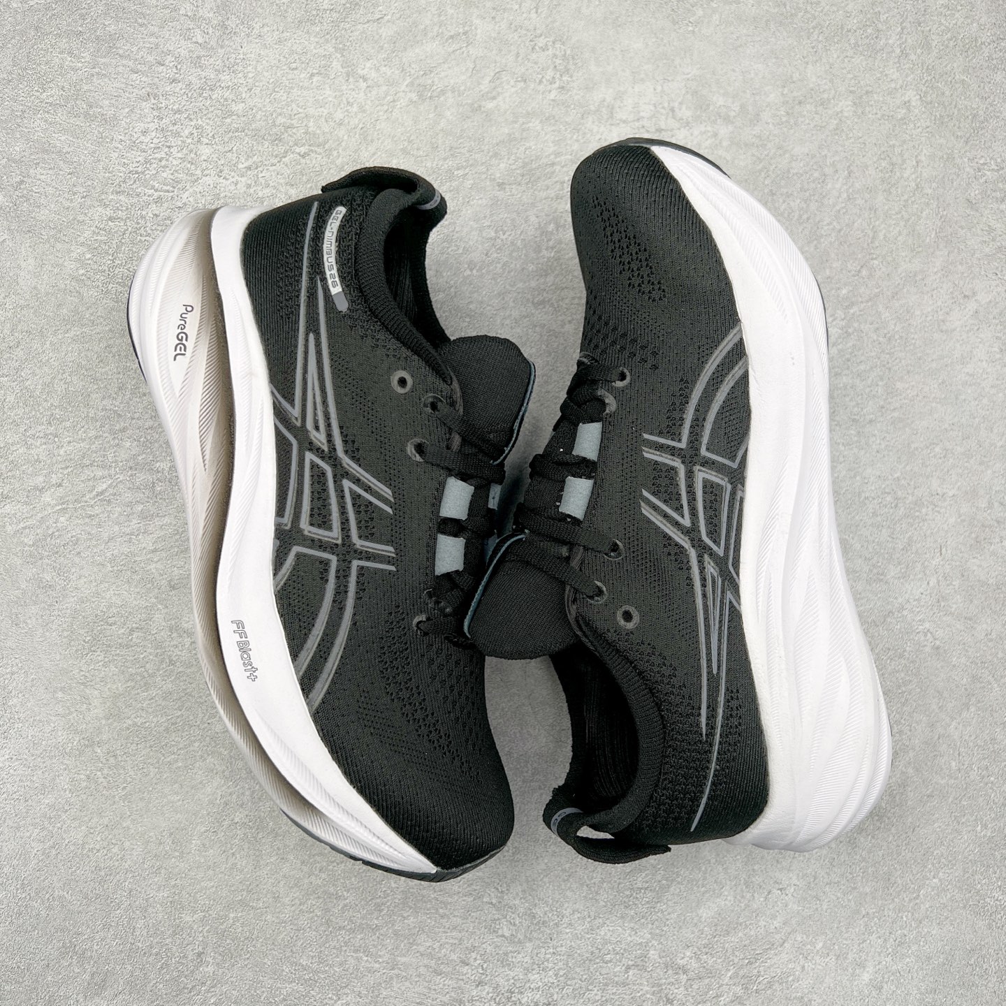 图片[3]-Asics GEL-Nimbus 26 亚瑟士缓震跑鞋 近年复古风潮的势头很旺 ASICS一直坚信保持身体的健康与活力是打造健康快乐的生活方式的最佳途径 ASICS为复古鞋型注入新设计 为玩家的街头穿搭提供了更多可能 GEL-NIMBUSTM9运动鞋最初是为中立和仰卧跑步者设计的长距离训练器 采用原始材料和关键细节重新设计 其Y2K时代的工业外观也被大胆的对比和色块所抵消 尺码：36 36.5 37.5 38 38.5 39 40 40.5 41.5 42 42.5 43.5 44 44.5 45-选品中心