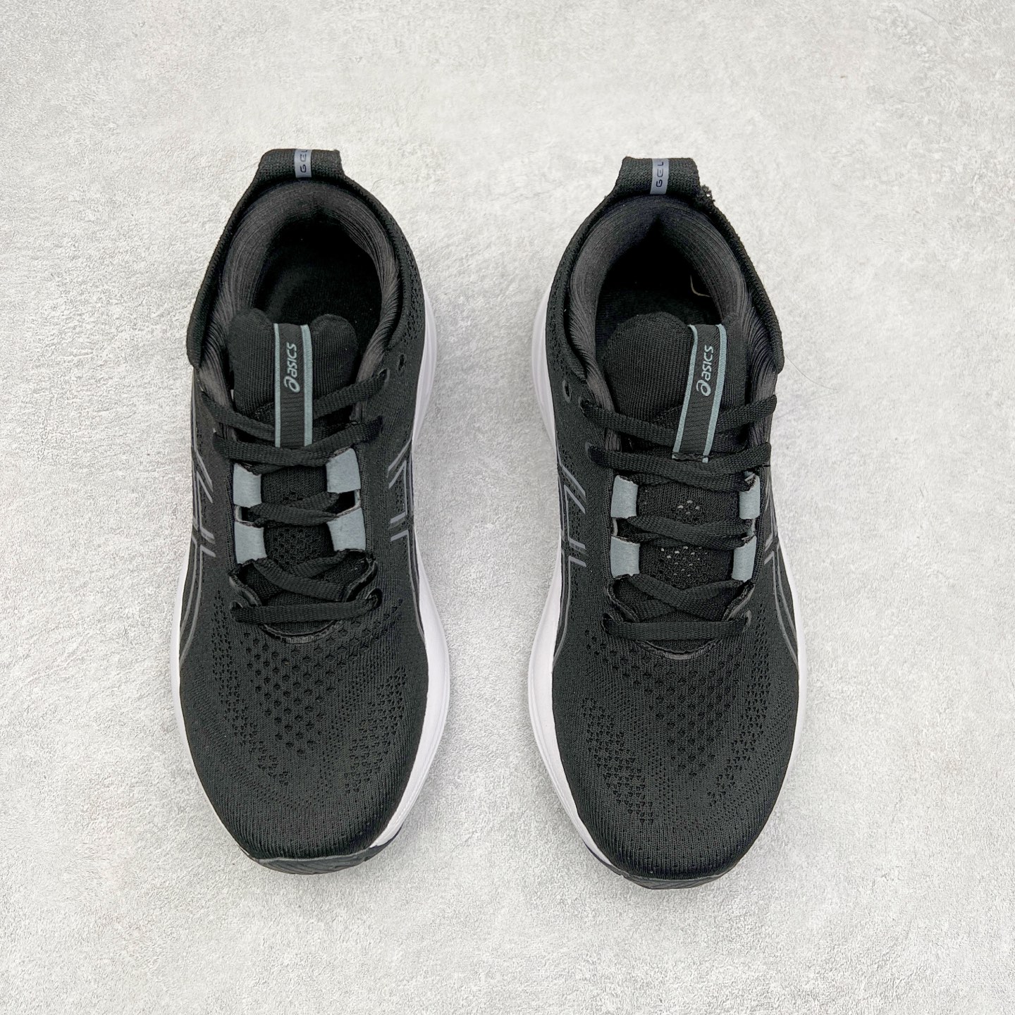 图片[2]-Asics GEL-Nimbus 26 亚瑟士缓震跑鞋 近年复古风潮的势头很旺 ASICS一直坚信保持身体的健康与活力是打造健康快乐的生活方式的最佳途径 ASICS为复古鞋型注入新设计 为玩家的街头穿搭提供了更多可能 GEL-NIMBUSTM9运动鞋最初是为中立和仰卧跑步者设计的长距离训练器 采用原始材料和关键细节重新设计 其Y2K时代的工业外观也被大胆的对比和色块所抵消 尺码：36 36.5 37.5 38 38.5 39 40 40.5 41.5 42 42.5 43.5 44 44.5 45-选品中心