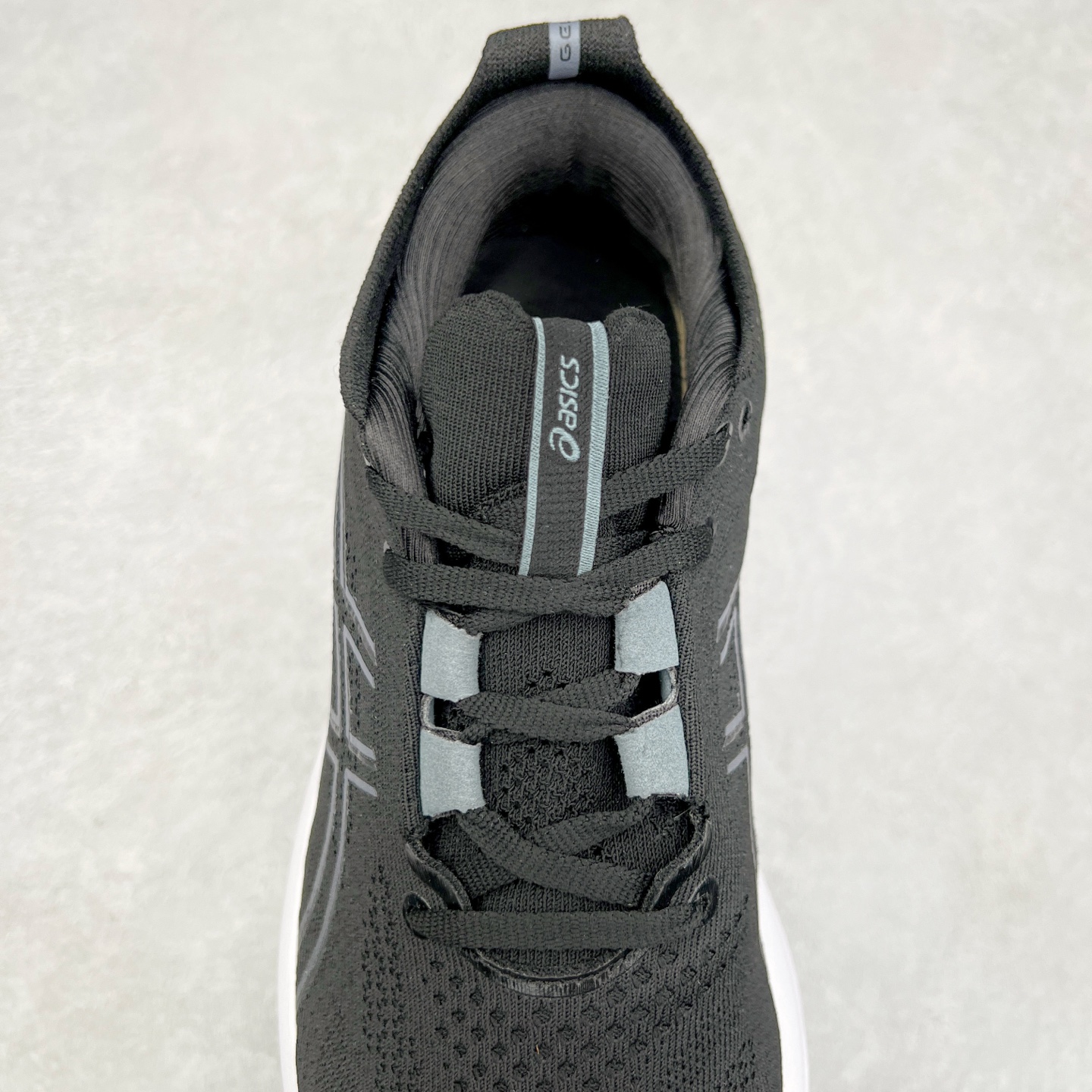 图片[5]-Asics GEL-Nimbus 26 亚瑟士缓震跑鞋 近年复古风潮的势头很旺 ASICS一直坚信保持身体的健康与活力是打造健康快乐的生活方式的最佳途径 ASICS为复古鞋型注入新设计 为玩家的街头穿搭提供了更多可能 GEL-NIMBUSTM9运动鞋最初是为中立和仰卧跑步者设计的长距离训练器 采用原始材料和关键细节重新设计 其Y2K时代的工业外观也被大胆的对比和色块所抵消 尺码：36 36.5 37.5 38 38.5 39 40 40.5 41.5 42 42.5 43.5 44 44.5 45-选品中心