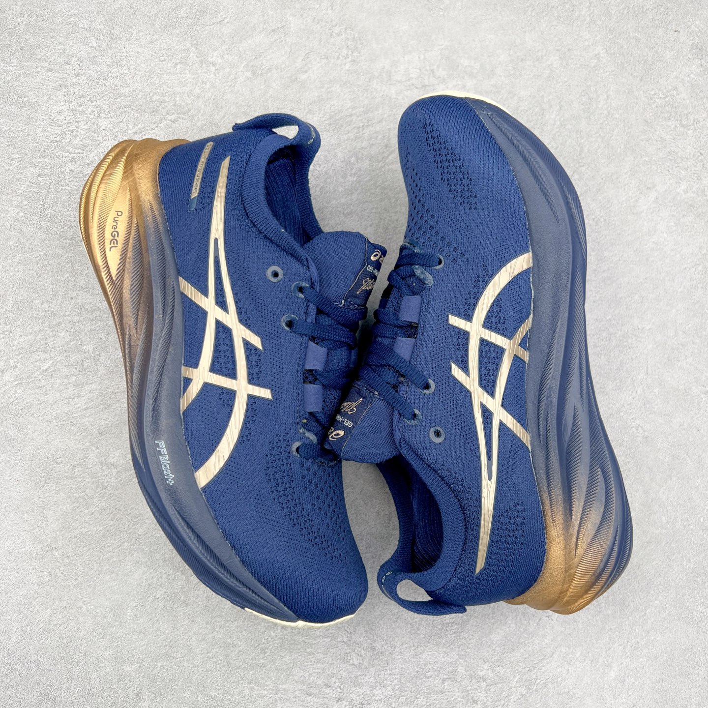 图片[3]-Asics GEL-Nimbus 26 亚瑟士缓震跑鞋 近年复古风潮的势头很旺 ASICS一直坚信保持身体的健康与活力是打造健康快乐的生活方式的最佳途径 ASICS为复古鞋型注入新设计 为玩家的街头穿搭提供了更多可能 GEL-NIMBUSTM9运动鞋最初是为中立和仰卧跑步者设计的长距离训练器 采用原始材料和关键细节重新设计 其Y2K时代的工业外观也被大胆的对比和色块所抵消 尺码：36 36.5 37.5 38 38.5 39 40 40.5 41.5 42 42.5 43.5 44 44.5 45-选品中心