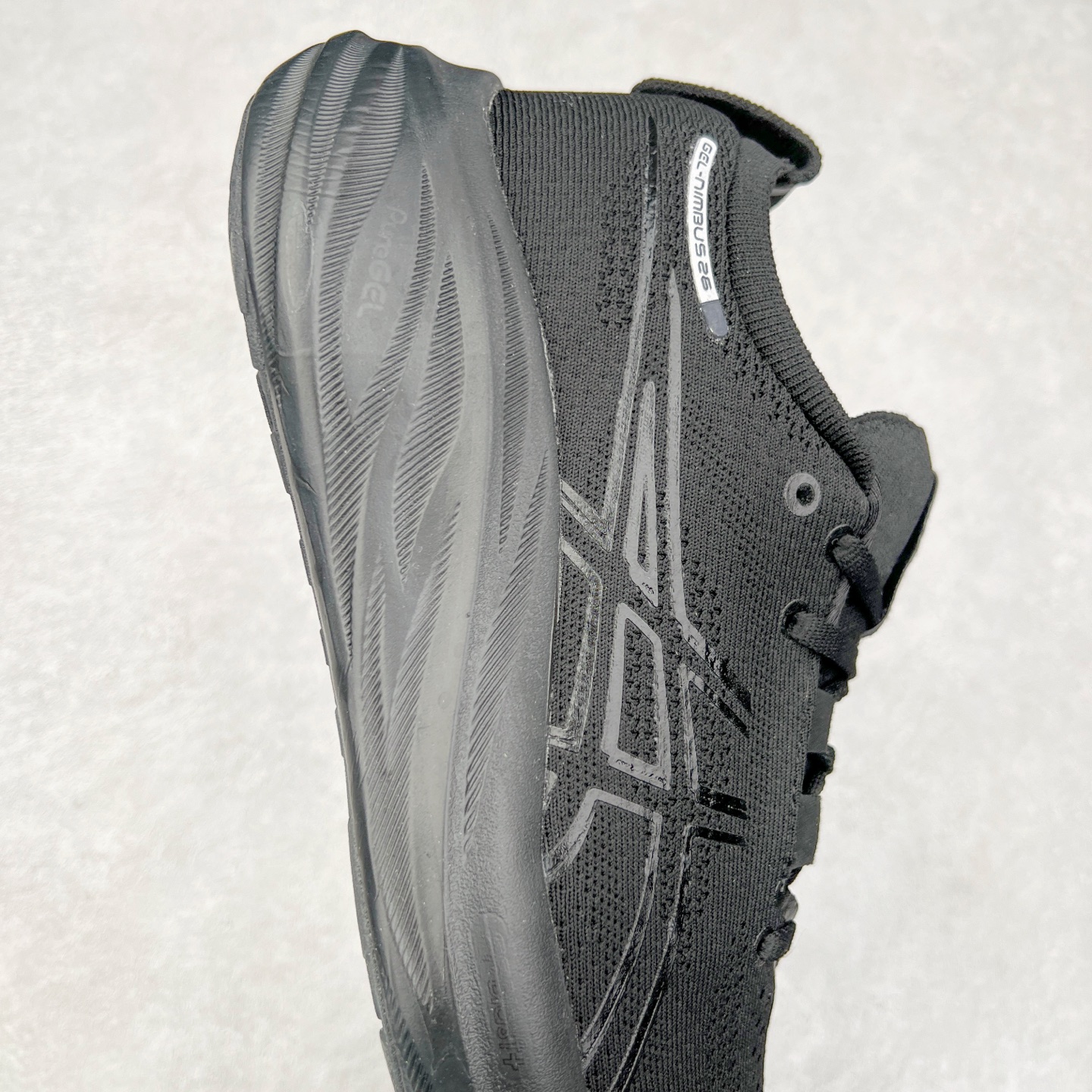 图片[6]-Asics GEL-Nimbus 26 亚瑟士缓震跑鞋 近年复古风潮的势头很旺 ASICS一直坚信保持身体的健康与活力是打造健康快乐的生活方式的最佳途径 ASICS为复古鞋型注入新设计 为玩家的街头穿搭提供了更多可能 GEL-NIMBUSTM9运动鞋最初是为中立和仰卧跑步者设计的长距离训练器 采用原始材料和关键细节重新设计 其Y2K时代的工业外观也被大胆的对比和色块所抵消 尺码：36 36.5 37.5 38 38.5 39 40 40.5 41.5 42 42.5 43.5 44 44.5 45-选品中心