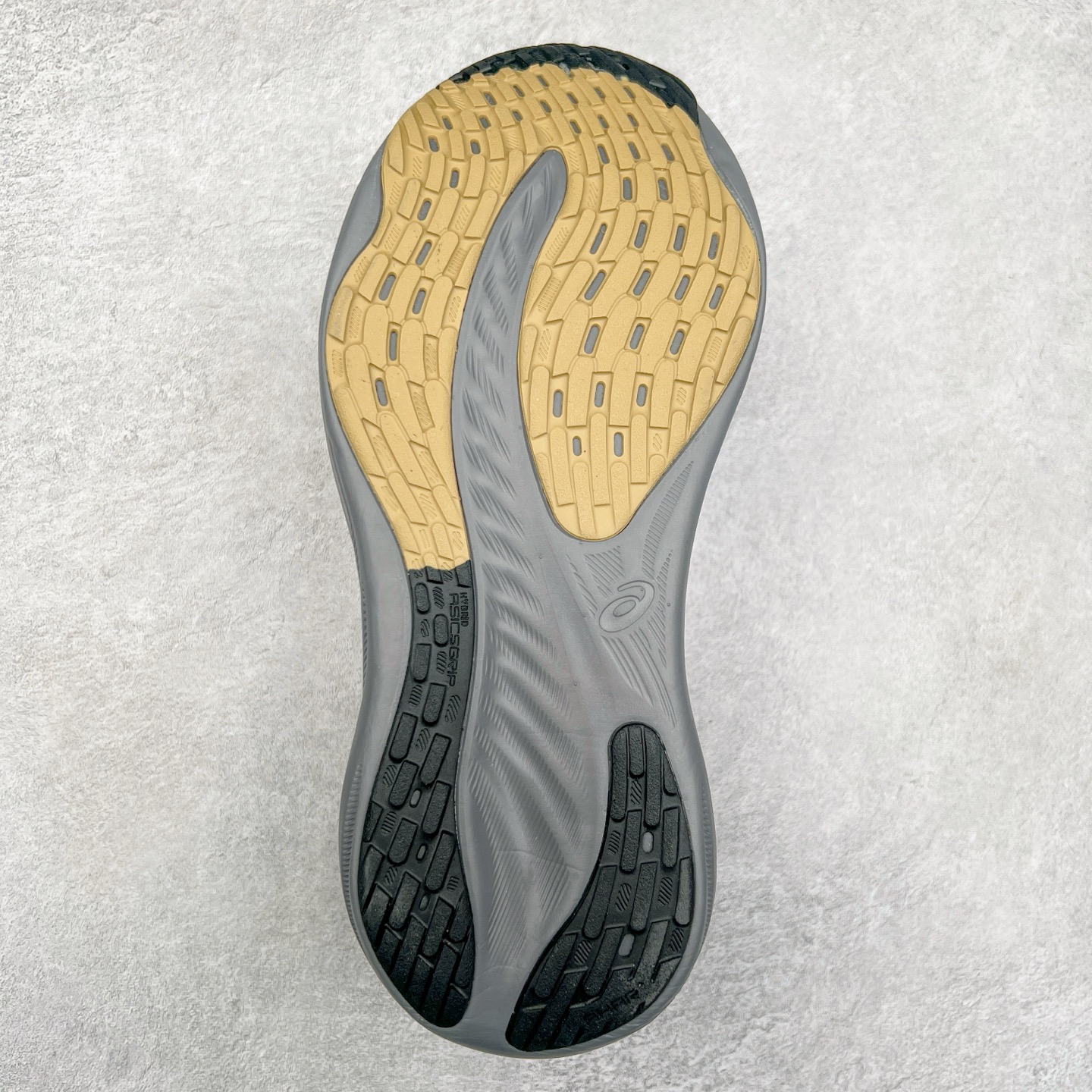 图片[9]-Asics GEL-Nimbus 26 亚瑟士缓震跑鞋 近年复古风潮的势头很旺 ASICS一直坚信保持身体的健康与活力是打造健康快乐的生活方式的最佳途径 ASICS为复古鞋型注入新设计 为玩家的街头穿搭提供了更多可能 GEL-NIMBUSTM9运动鞋最初是为中立和仰卧跑步者设计的长距离训练器 采用原始材料和关键细节重新设计 其Y2K时代的工业外观也被大胆的对比和色块所抵消 尺码：36 36.5 37.5 38 38.5 39 40 40.5 41.5 42 42.5 43.5 44 44.5 45-选品中心