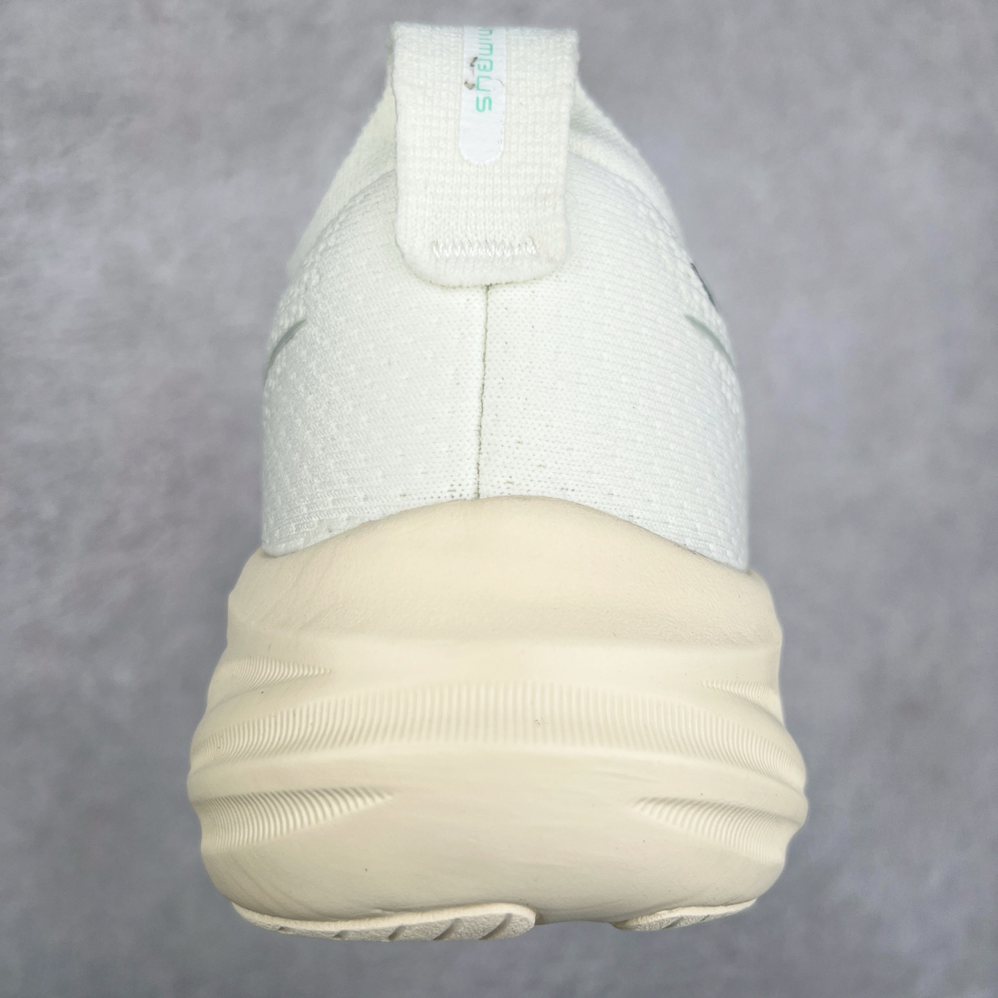 图片[8]-Asics GEL-Nimbus 26 亚瑟士缓震跑鞋 近年复古风潮的势头很旺 ASICS一直坚信保持身体的健康与活力是打造健康快乐的生活方式的最佳途径 ASICS为复古鞋型注入新设计 为玩家的街头穿搭提供了更多可能 GEL-NIMBUSTM9运动鞋最初是为中立和仰卧跑步者设计的长距离训练器 采用原始材料和关键细节重新设计 其Y2K时代的工业外观也被大胆的对比和色块所抵消 尺码：36 36.5 37.5 38 38.5 39 40 40.5 41.5 42 42.5 43.5 44 44.5 45-选品中心