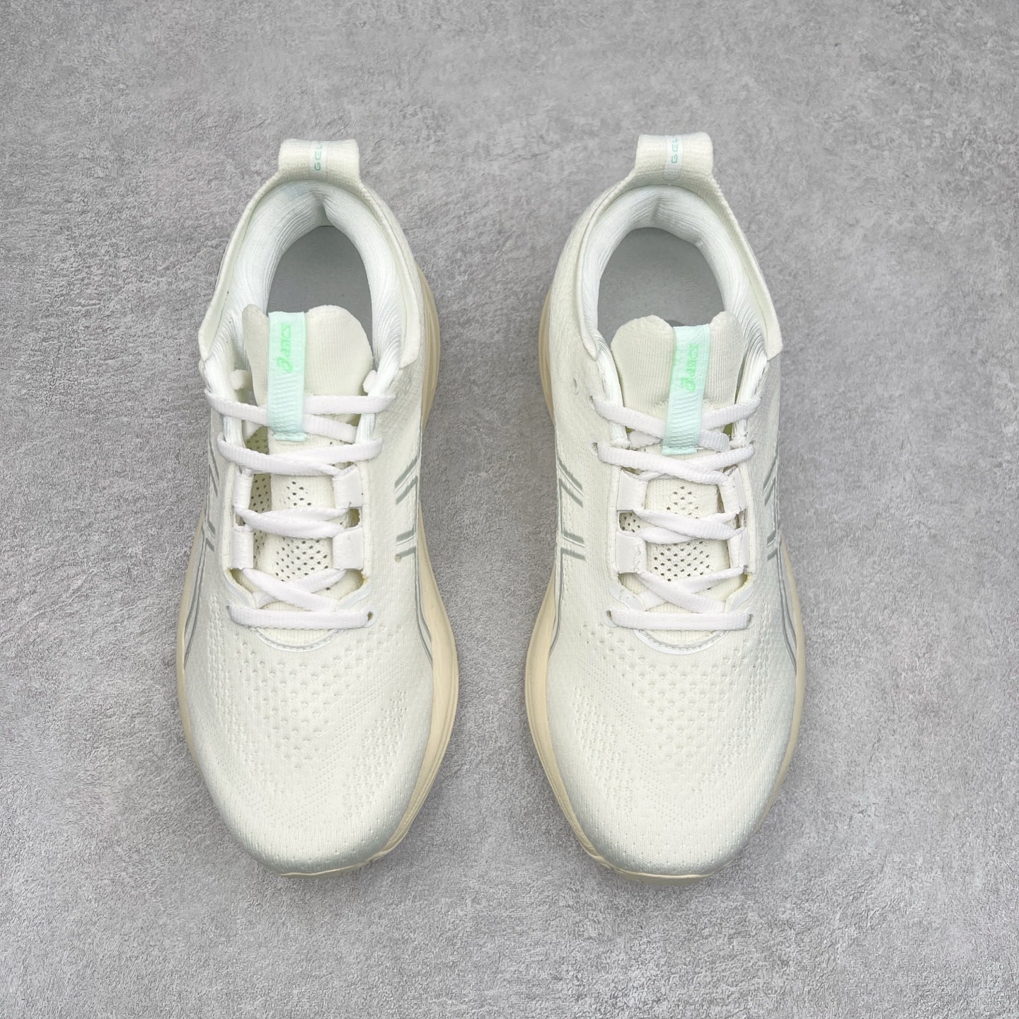 图片[2]-Asics GEL-Nimbus 26 亚瑟士缓震跑鞋 近年复古风潮的势头很旺 ASICS一直坚信保持身体的健康与活力是打造健康快乐的生活方式的最佳途径 ASICS为复古鞋型注入新设计 为玩家的街头穿搭提供了更多可能 GEL-NIMBUSTM9运动鞋最初是为中立和仰卧跑步者设计的长距离训练器 采用原始材料和关键细节重新设计 其Y2K时代的工业外观也被大胆的对比和色块所抵消 尺码：36 36.5 37.5 38 38.5 39 40 40.5 41.5 42 42.5 43.5 44 44.5 45-选品中心