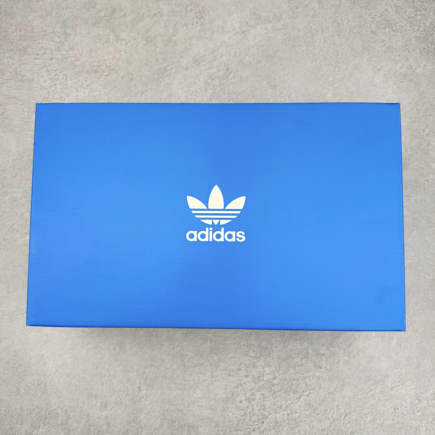 图片[21]-＃PK纯原 JJJJound x AD Originals Samba Classic\\\”Studded Pack Black\\\”桑巴舞系列绅士德训足球风百搭低帮休闲运动板鞋 联名黑白 ID8707 好货不怕晚 市场最强版 原厂进口 \\\”Prime Asia\\\” 山羊皮（纹理自然）原厂台湾进口短绒猪巴革 全套原厂纸板冲刀加持 独家原档案私模RB橡胶大底 含胶量硬度原鞋一致 正确拉帮鞋垫背胶 原厂标裁支持鉴定 高密度丽新布中底 内置环保海玻璃鞋垫 全鞋电脑针车零偏差 产品品控稳定性领先行业 原厂港宝加持定型后跟R度完美 JJJJound x Originals联名鞋 作为合作企划里的金字招牌JJJJound 善于利用自己的极简美学挖掘品牌的全新风貌 本次 JJJJound 携手 Originals 选用大热鞋款 Samba 为蓝本 将鞋款的街头气质无痕转变为「静奢风」 鞋款肉眼可见的被赋予了难得的质感 黑白两色都采用了黄色优质皮革内衬以呼应生胶大底 取消了鞋舌的 Logo 转而采用压纹处理使得鞋款整体氛围更加静谧、奢华 同时为了彰显本次合作鞋款的身份 双方合作标识和 JJJJound Logo 被分别印在鞋口内侧和鞋垫上 尺码：36 36.5 37.5 38 38.5 39 40 40.5 41 42 42.5 43 44 44.5 45 46 46.5-选品中心