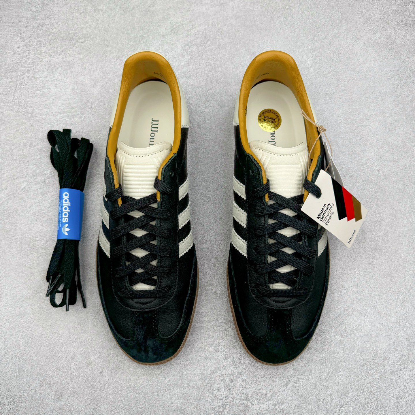 图片[2]-＃PK纯原 JJJJound x AD Originals Samba Classic\\\”Studded Pack Black\\\”桑巴舞系列绅士德训足球风百搭低帮休闲运动板鞋 联名黑白 ID8707 好货不怕晚 市场最强版 原厂进口 \\\”Prime Asia\\\” 山羊皮（纹理自然）原厂台湾进口短绒猪巴革 全套原厂纸板冲刀加持 独家原档案私模RB橡胶大底 含胶量硬度原鞋一致 正确拉帮鞋垫背胶 原厂标裁支持鉴定 高密度丽新布中底 内置环保海玻璃鞋垫 全鞋电脑针车零偏差 产品品控稳定性领先行业 原厂港宝加持定型后跟R度完美 JJJJound x Originals联名鞋 作为合作企划里的金字招牌JJJJound 善于利用自己的极简美学挖掘品牌的全新风貌 本次 JJJJound 携手 Originals 选用大热鞋款 Samba 为蓝本 将鞋款的街头气质无痕转变为「静奢风」 鞋款肉眼可见的被赋予了难得的质感 黑白两色都采用了黄色优质皮革内衬以呼应生胶大底 取消了鞋舌的 Logo 转而采用压纹处理使得鞋款整体氛围更加静谧、奢华 同时为了彰显本次合作鞋款的身份 双方合作标识和 JJJJound Logo 被分别印在鞋口内侧和鞋垫上 尺码：36 36.5 37.5 38 38.5 39 40 40.5 41 42 42.5 43 44 44.5 45 46 46.5-选品中心