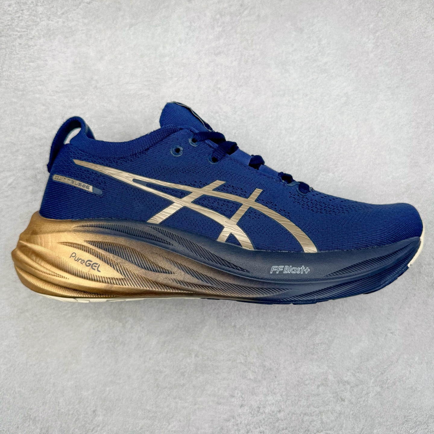 图片[6]-Asics GEL-Nimbus 26 亚瑟士缓震跑鞋 近年复古风潮的势头很旺 ASICS一直坚信保持身体的健康与活力是打造健康快乐的生活方式的最佳途径 ASICS为复古鞋型注入新设计 为玩家的街头穿搭提供了更多可能 GEL-NIMBUSTM9运动鞋最初是为中立和仰卧跑步者设计的长距离训练器 采用原始材料和关键细节重新设计 其Y2K时代的工业外观也被大胆的对比和色块所抵消 尺码：36 36.5 37.5 38 38.5 39 40 40.5 41.5 42 42.5 43.5 44 44.5 45-选品中心