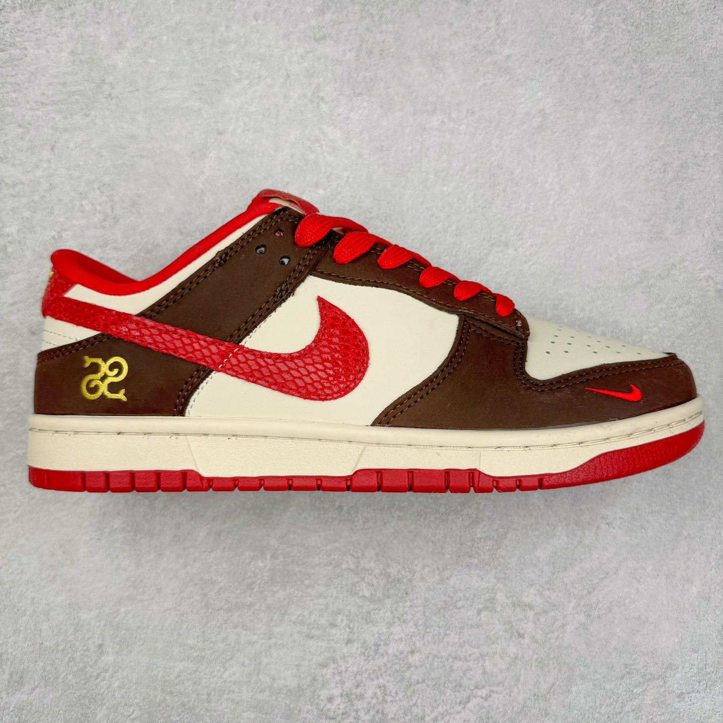 NK Dunk Low 定制配色 CH6336-284 大厂出品 极力推荐 原装头层材料 独家版型蒸餾加工帶來的是更好的视觉和脚感体验大厂纯原品质出货 清洁度 电绣工艺 皮料切割干净无任何毛边 细节完美 尺码：36 36.5 37.5 38 38.5 39 40 40.5 41 42 42.5 43 44 44.5 45-选品中心