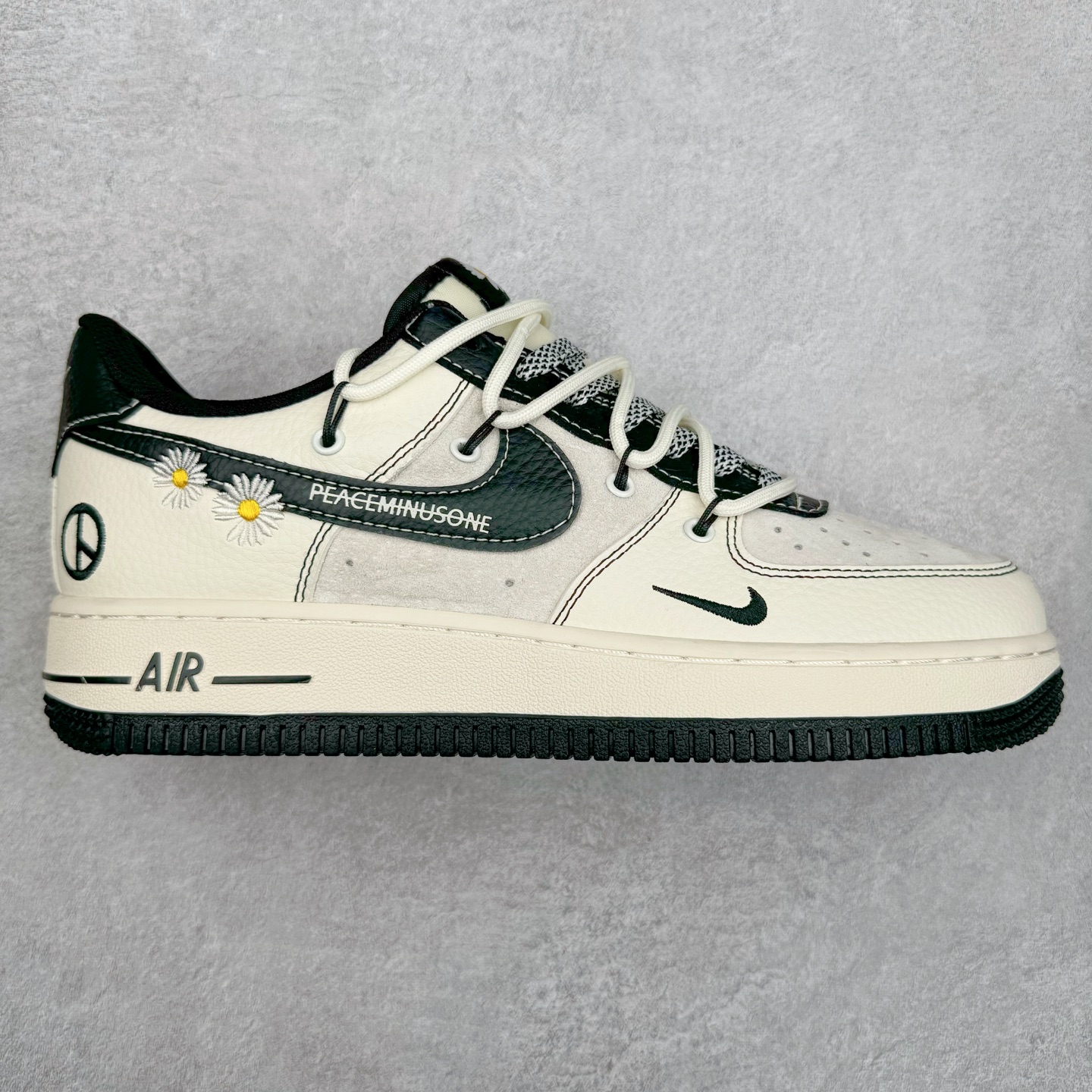 NK Air Force 1´07 Low 空军一号低帮百搭休闲运动板鞋 DM6688-012 柔软、弹性十足的缓震性能和出色的中底设计 横跨复古与现代的外型结合 造就出风靡全球 三十多年的Force 1 直到今天还深受青睐 尺码:36 36.5 37.5 38 38.5 39 40 40.5 41 42 42.5 43 44 44.5 45-选品中心