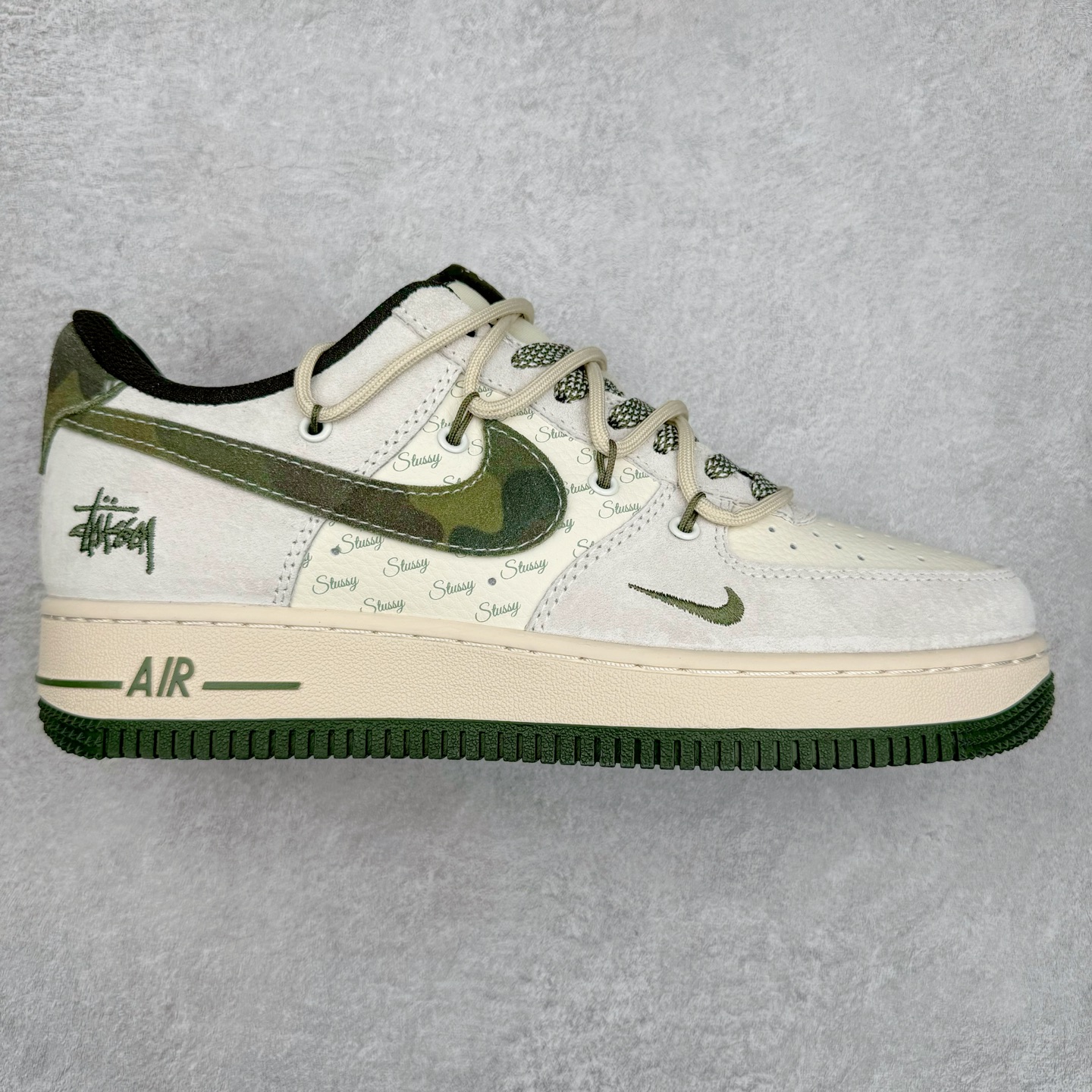 NK Air Force 1´07 Low 空军一号低帮百搭休闲运动板鞋 DM6688-014 柔软、弹性十足的缓震性能和出色的中底设计 横跨复古与现代的外型结合 造就出风靡全球 三十多年的Force 1 直到今天还深受青睐 尺码:36 36.5 37.5 38 38.5 39 40 40.5 41 42 42.5 43 44 44.5 45-选品中心