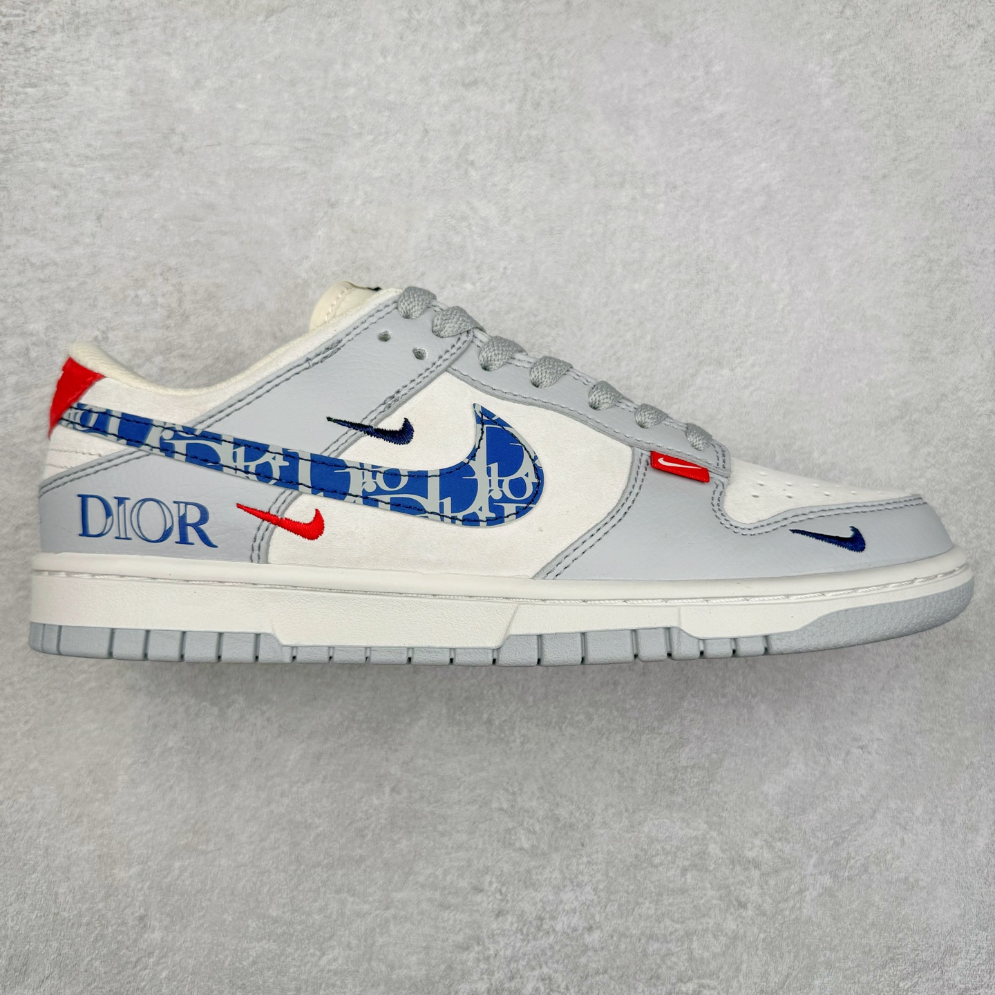 NK Dunk Low 定制配色 DJ2024-126 大厂出品 极力推荐 原装头层材料 独家版型蒸餾加工帶來的是更好的视觉和脚感体验大厂纯原品质出货 清洁度 电绣工艺 皮料切割干净无任何毛边 细节完美 尺码：36 36.5 37.5 38 38.5 39 40 40.5 41 42 42.5 43 44 44.5 45-选品中心