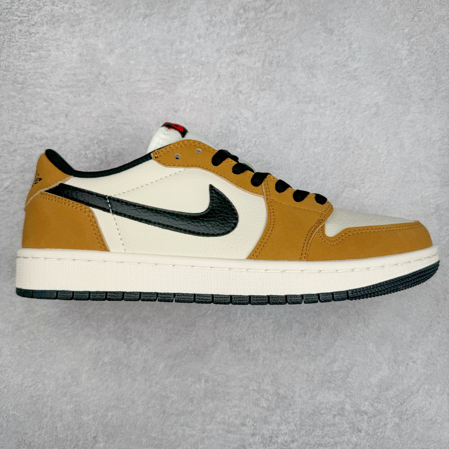 ＃K版 Air Jordan AJ1 Low 低帮 棕白 CZ0790-107 全新流水线出品 DT版本唯一平替选择 市场第二梯队最强版 全部原鞋开发 原楦原纸板开发 全鞋电脑针车 原厂内置全掌气垫 原盒内在原标 唯一Zp原版鞋带绑法 免检产品 全新2022版型 全头层皮料 完美零毛边处理 原厂配置全掌气垫 价格定位良心 几十个配色陆续出货 尺码：36 36.5 37.5 38 38.5 39 40 40.5 41 42 42.5 43 44 44.5 45 46 47.5-选品中心