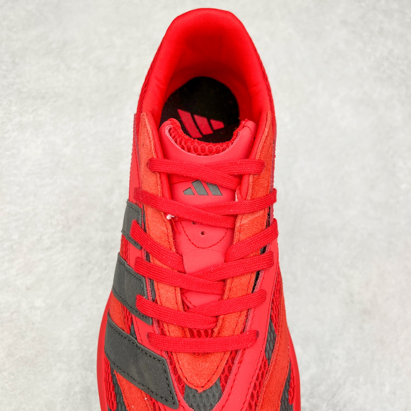 图片[5]-AD LIGHTBLAZE 流光舒适防滑耐磨低帮跑步鞋 JP7307 前卫的专业跑鞋风格造型，LIGHTBLAZE延续了竞速美学的流线轮廓，保留住了与 AdizeroAdios Pro Evo 1相类似厚底理念和「宽三道杠」的视觉元素。尺码：36 36.5 37.5 38 38.5 39 40 40.5 41 42 42.5 43 44 44.5 45-选品中心