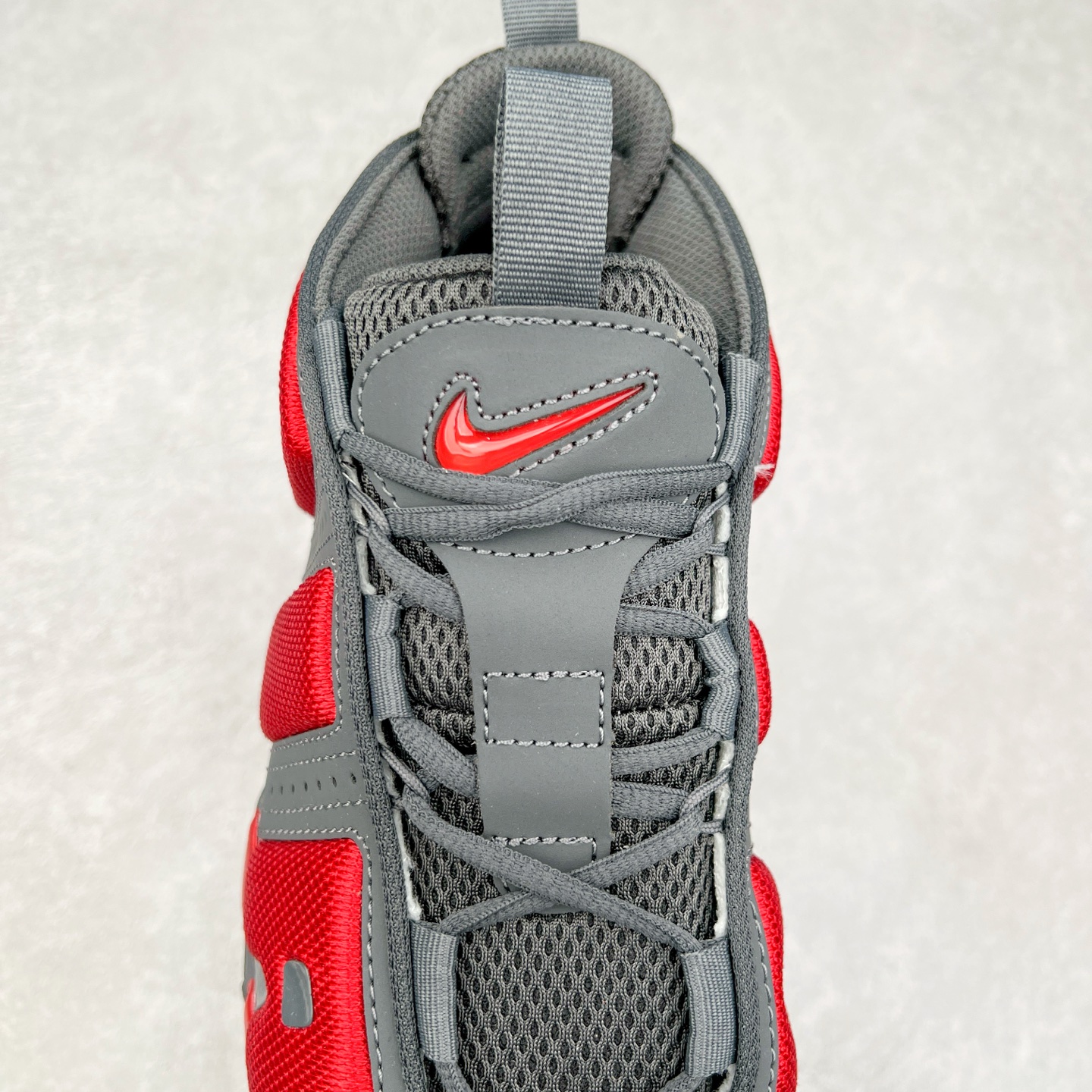 图片[5]-NK Air More Uptempo ’96 OG 皮蓬大AIR复古篮球鞋 FZ3055-100 以流行于街头的涂鸦文化为设计灵感 整体的设计风格夸张而充满魅力 厚实而充满质感的皮质鞋面两侧印刻了一对巨大的字母“AIR”独特炫酷的外观惊艳无比 尺码：36 36.5 37.5 38 38.5 39 40 40.5 41 42 42.5 43 44 44.5 45 46-选品中心