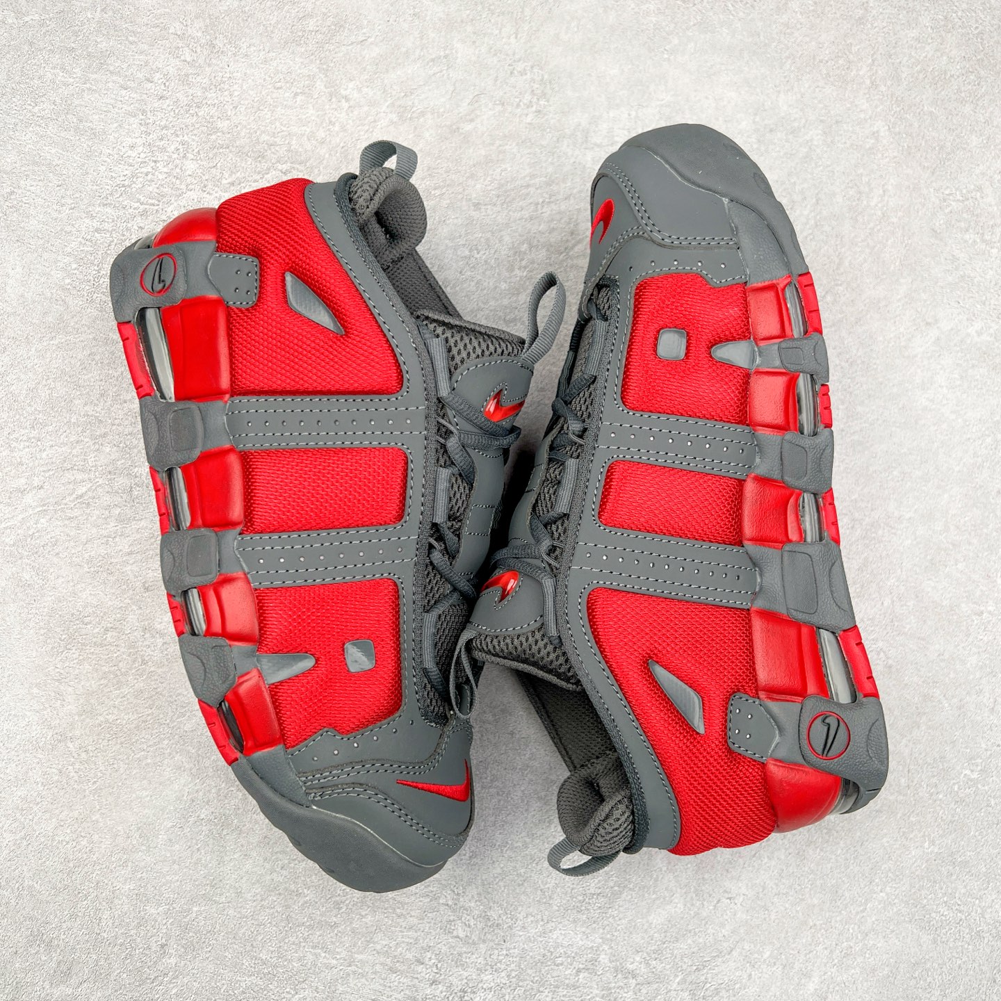 图片[3]-NK Air More Uptempo ’96 OG 皮蓬大AIR复古篮球鞋 FZ3055-100 以流行于街头的涂鸦文化为设计灵感 整体的设计风格夸张而充满魅力 厚实而充满质感的皮质鞋面两侧印刻了一对巨大的字母“AIR”独特炫酷的外观惊艳无比 尺码：36 36.5 37.5 38 38.5 39 40 40.5 41 42 42.5 43 44 44.5 45 46-选品中心