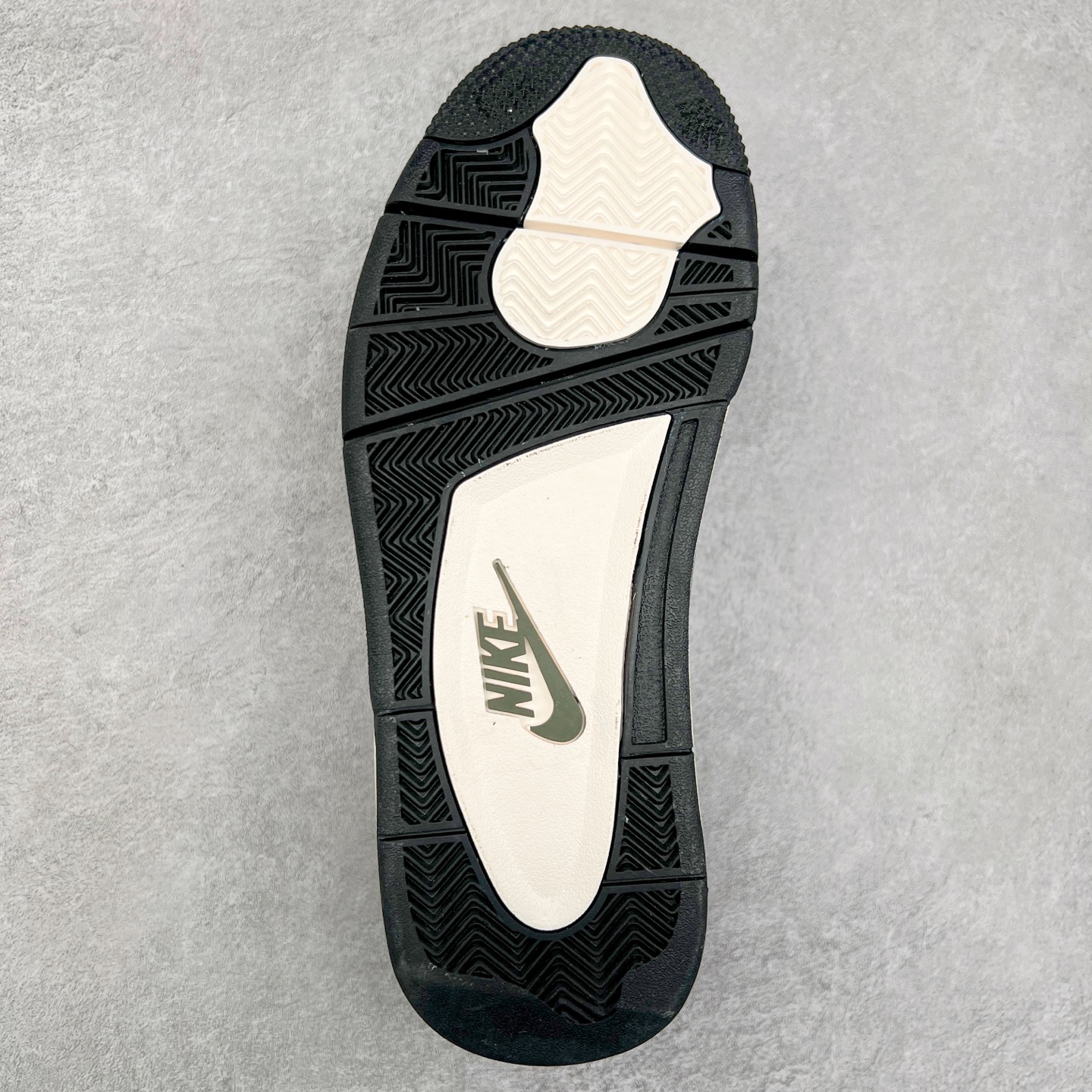 图片[9]-NK Air Flight AJ89 复古运动鞋 AJ4兄弟款系列篮球鞋 FZ3045-300 重塑80年代后期非凡篮球战靴的经典风范,利落皮革结构搭载卓越缓震系统 重现传世经典的卓越性能 取用皮革与合成材质组合鞋面 简约利落潮流运动 尺码：36 36.5 37.5 38 38.5 39 40 40.5 41 42 42.5 43 44 44.5 45 46-选品中心