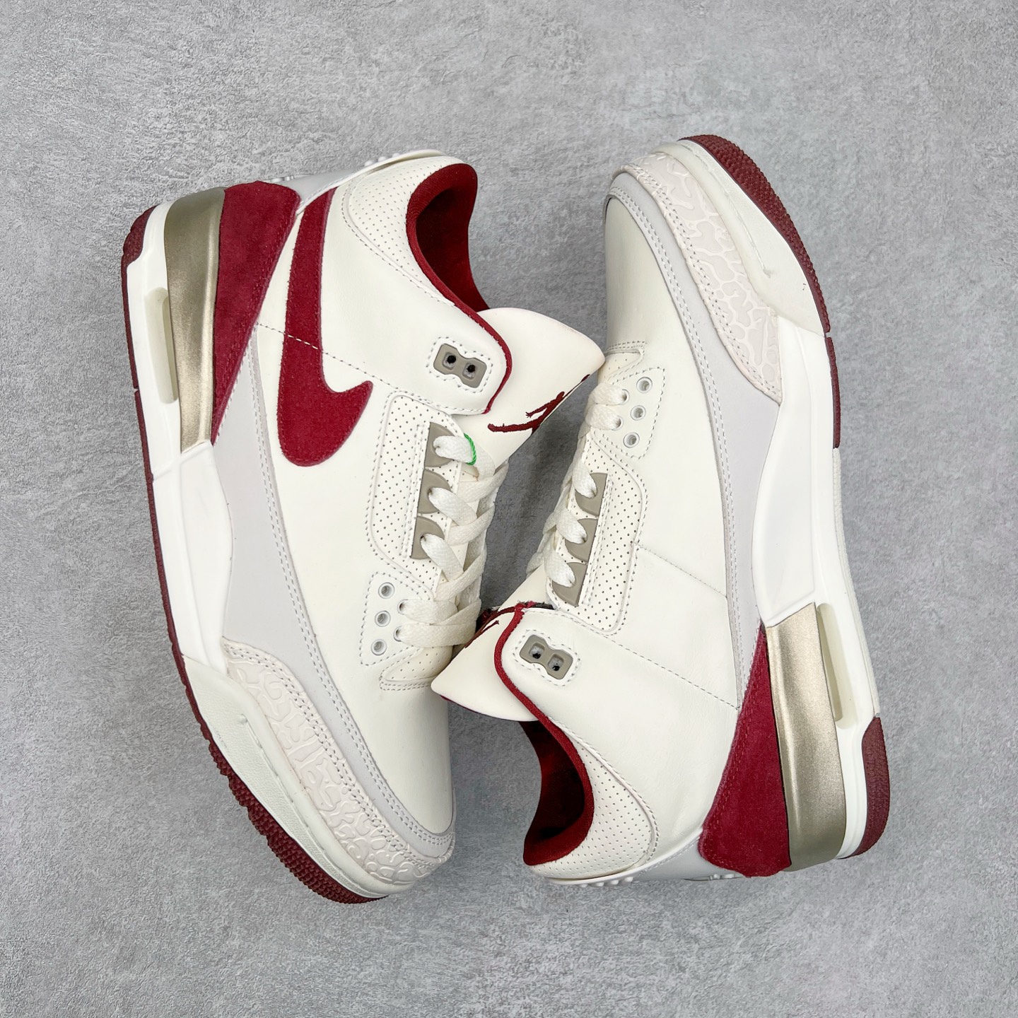 图片[3]-Air Jordan AJ3 Retro 蛇年定制配色 CT8532-031 超性价比产品 欢迎对比 实力大厂成熟流水线出品 品控完美 免检产品 新配色陆续开发 全套原纸板楦头开发 原厂大底磨具加持立体防滑纹理 原装可视Air Sole气垫 原汁原味最完美的三代版型 放心开冲 男女鞋尺码：36 36.5 37.5 38 38.5 39 40 40.5 41 42 42.5 43 44 44.5 45 46 47.5-选品中心