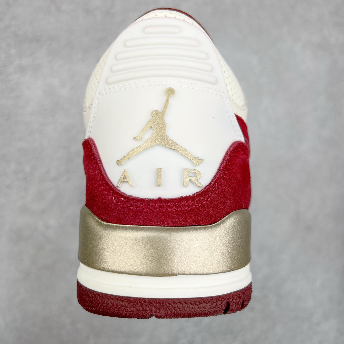 图片[8]-Air Jordan AJ3 Retro 蛇年定制配色 CT8532-031 超性价比产品 欢迎对比 实力大厂成熟流水线出品 品控完美 免检产品 新配色陆续开发 全套原纸板楦头开发 原厂大底磨具加持立体防滑纹理 原装可视Air Sole气垫 原汁原味最完美的三代版型 放心开冲 男女鞋尺码：36 36.5 37.5 38 38.5 39 40 40.5 41 42 42.5 43 44 44.5 45 46 47.5-选品中心