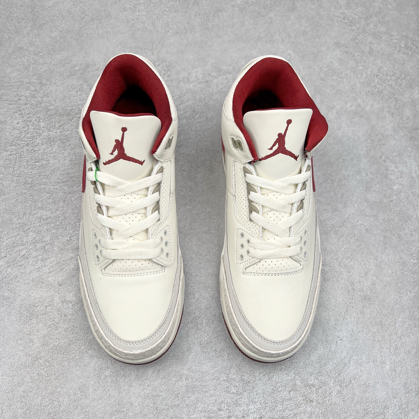 图片[2]-Air Jordan AJ3 Retro 蛇年定制配色 CT8532-031 超性价比产品 欢迎对比 实力大厂成熟流水线出品 品控完美 免检产品 新配色陆续开发 全套原纸板楦头开发 原厂大底磨具加持立体防滑纹理 原装可视Air Sole气垫 原汁原味最完美的三代版型 放心开冲 男女鞋尺码：36 36.5 37.5 38 38.5 39 40 40.5 41 42 42.5 43 44 44.5 45 46 47.5-选品中心