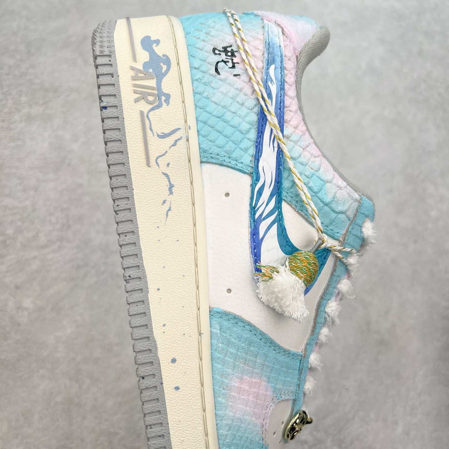 图片[6]-NK Air Force 1´07 Low 空军一号低帮百搭休闲运动板鞋 DX2678-222 柔软、弹性十足的缓震性能和出色的中底设计 横跨复古与现代的外型结合 造就出风靡全球 三十多年的Force 1 直到今天还深受青睐 尺码：36 36.5 37.5 38 38.5 39 40 40.5 41 42 42.5 43 44 44.5 45-选品中心